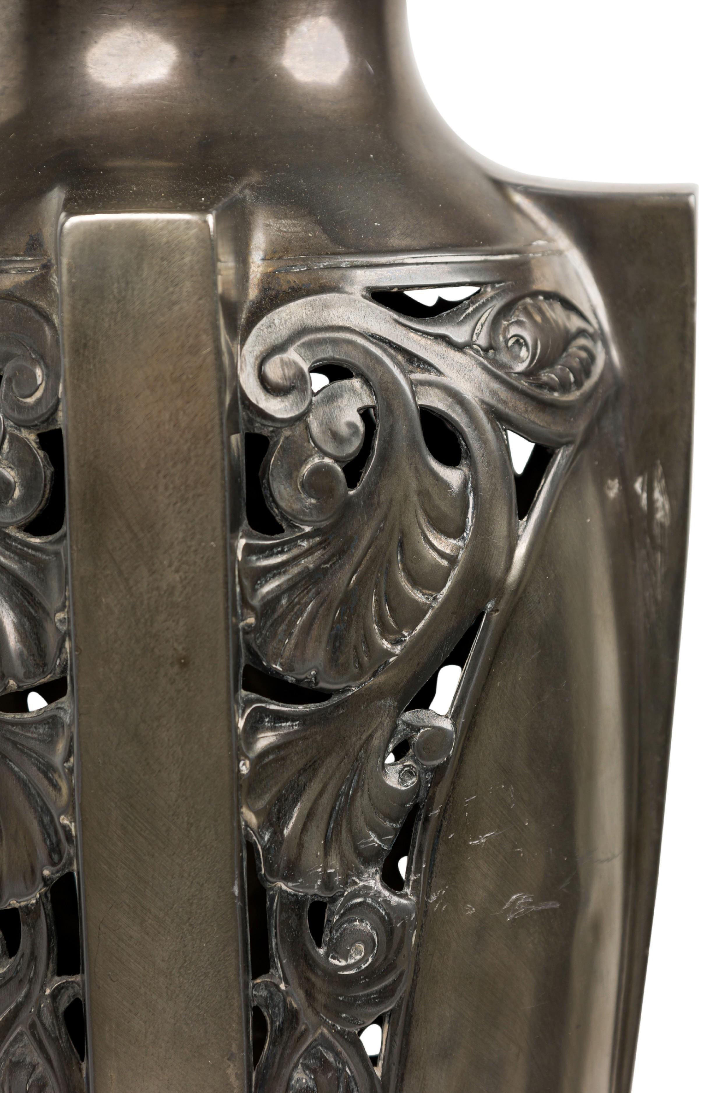 Argento Coppia di lampade da tavolo americane in argento Art Deco in vendita