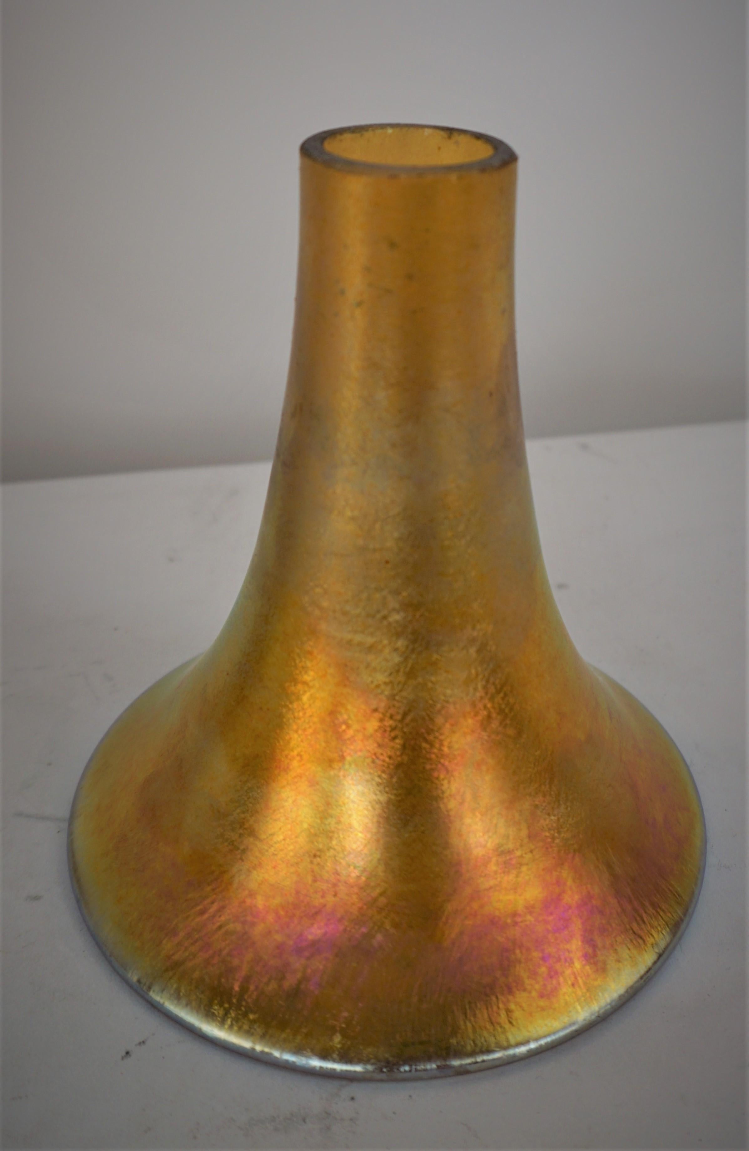 Pair of American Art Deco Table Lamps with Iridescent Art Glass Shades 3