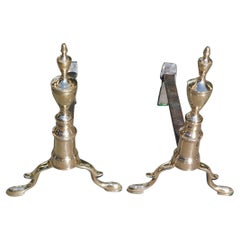 Coppia di Androni americani a doppia urna in ottone con piedini a ciabatta C. Bell 1790