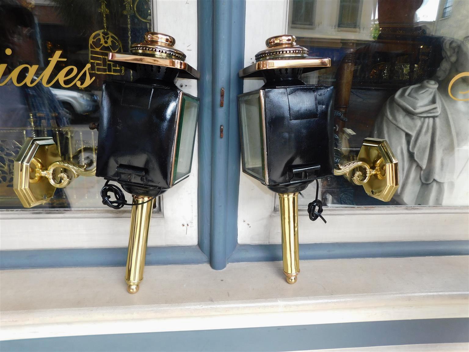 Pair of American Brass and Copper Coach Lanterns with Beveled Glass Phil c. 1820 For Sale 3