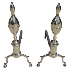 Coppia di Androni americani a doppio limone in ottone con gambe a sperone e piedi a sfera. C. 1810
