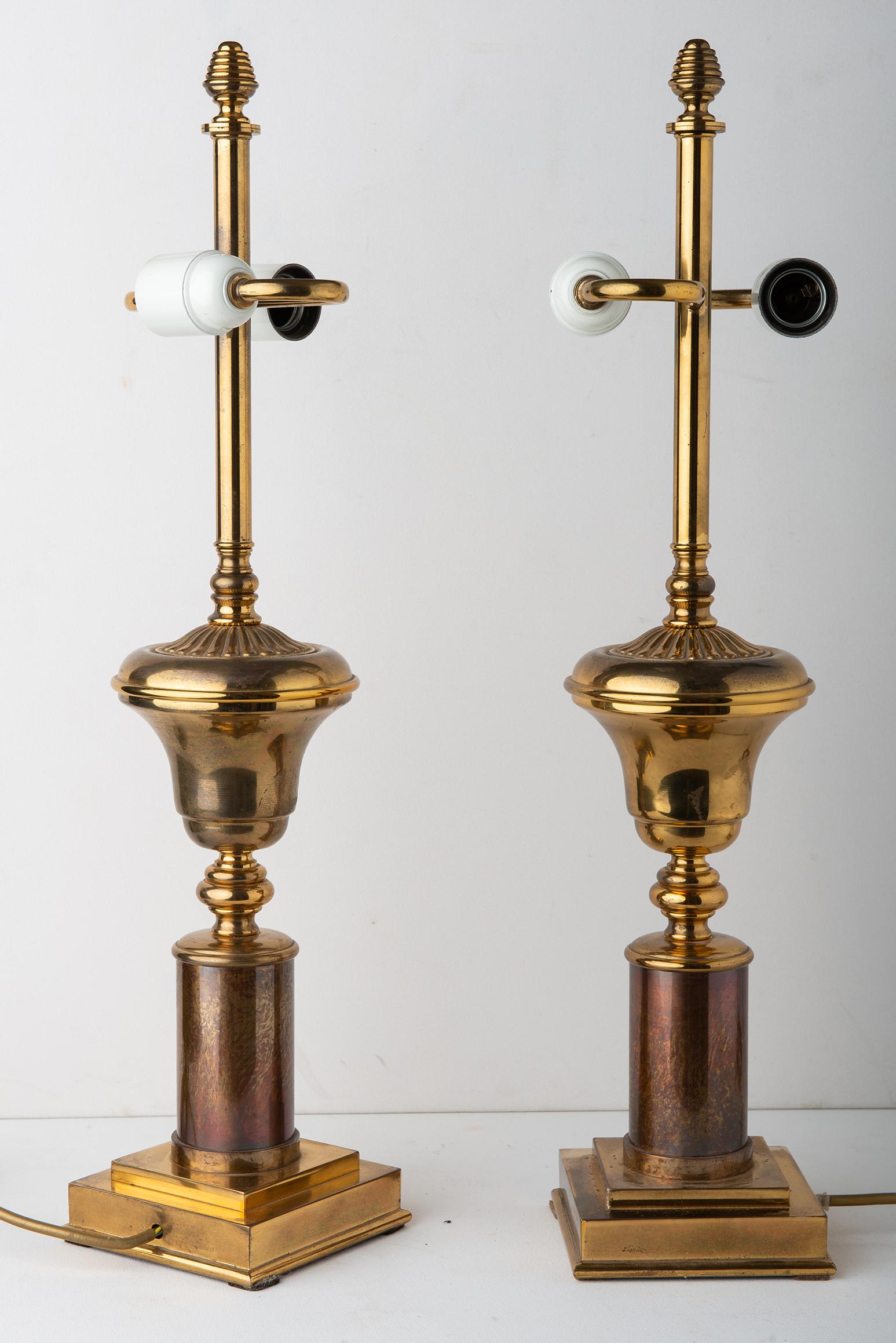 American Classical Pair of American Brass Lamps with Double Bulbs For Sale