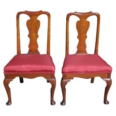 Coppia di poltrone Queen Anne in radica di noce americana, Pa., circa 1800