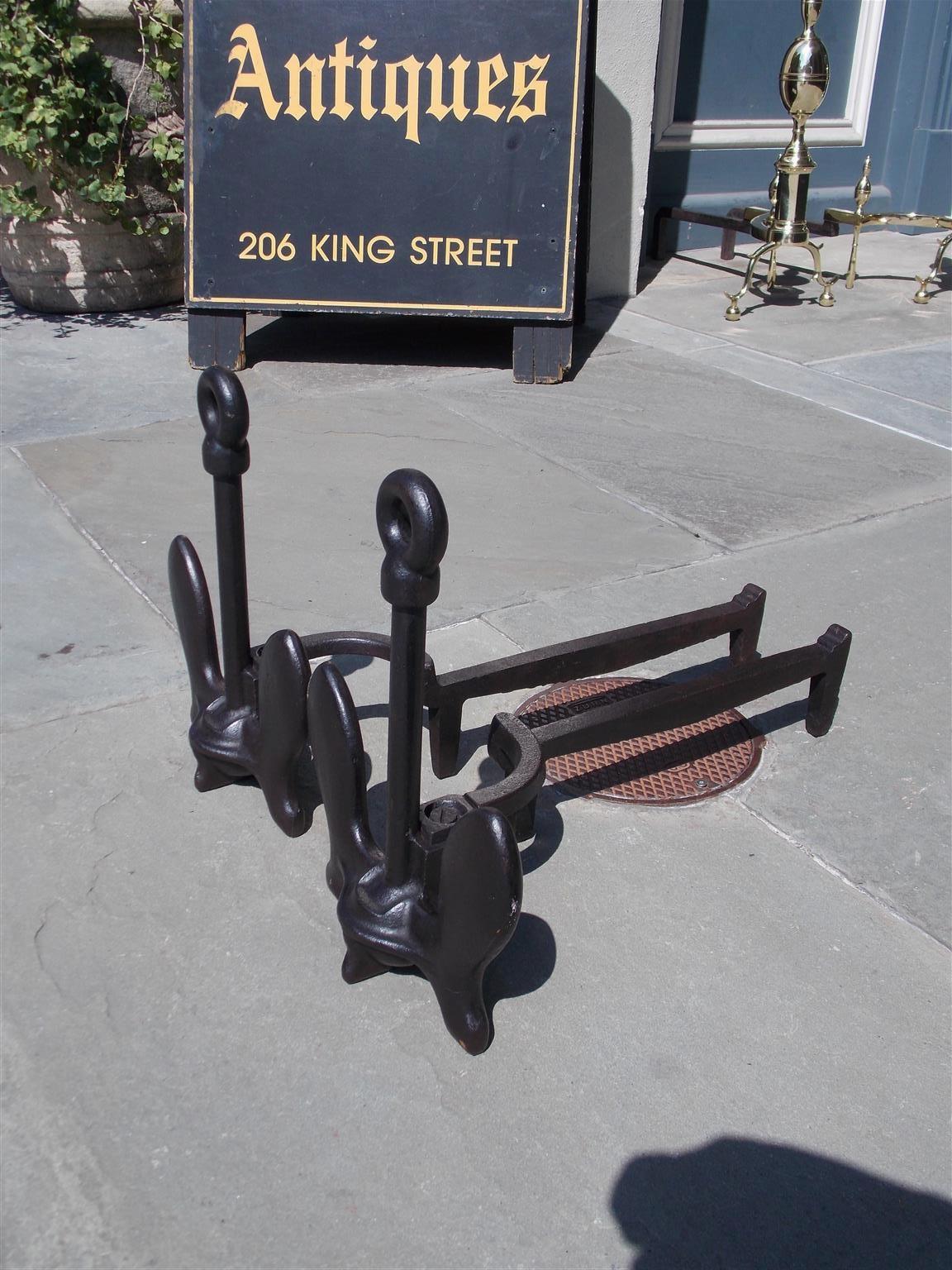 Pair of American Cast Iron Anchor Andirons with Circular Ringed Columns. C. 1870 In Excellent Condition For Sale In Hollywood, SC