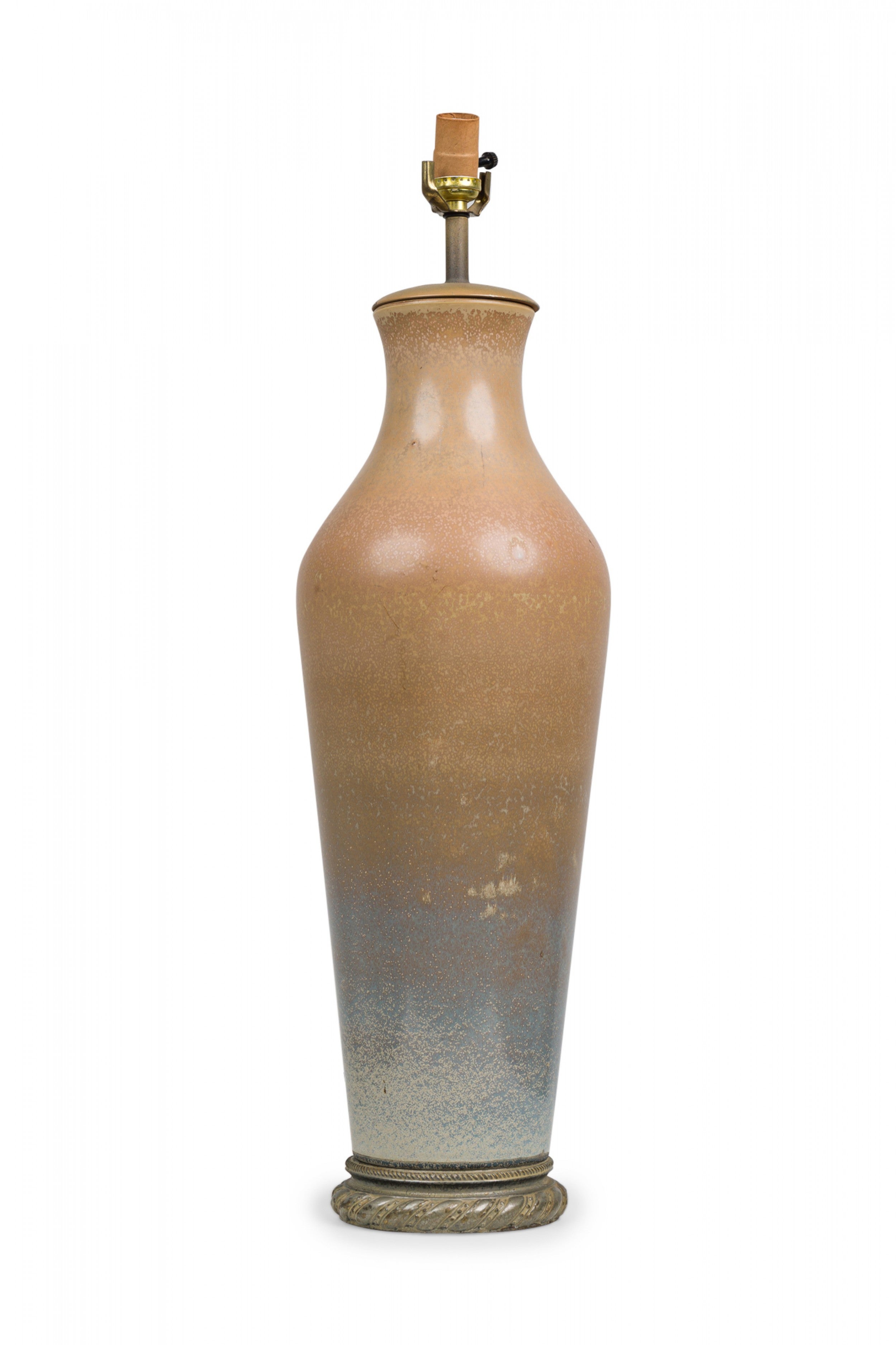 Paire de lampes de bureau américaines en céramique émaillée de couleur marron à bleue en forme d'urne