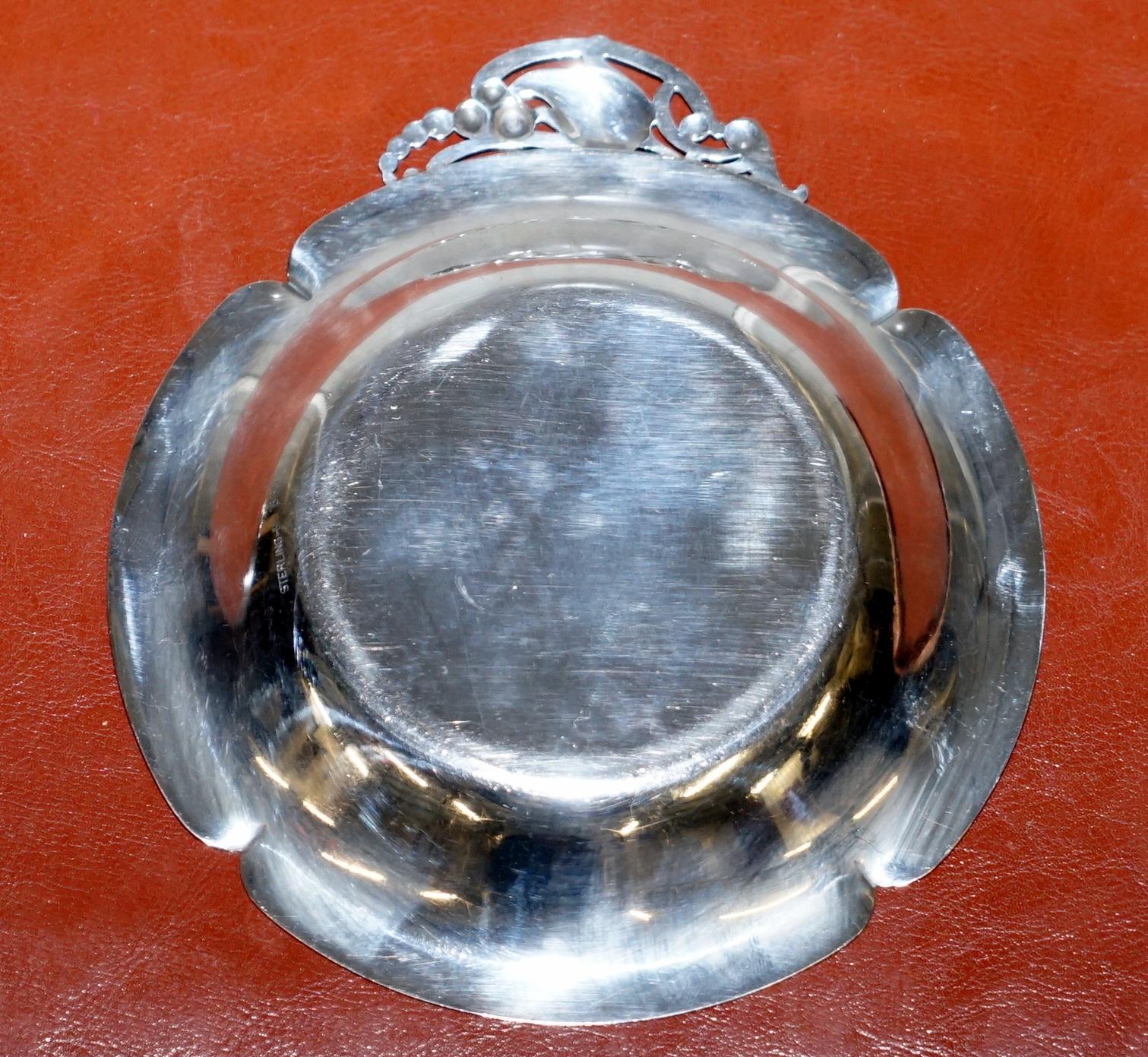 Pareja de platos para galletas Webster Company americanos de plata de ley de hacia la década de 1950 Hecho a mano en venta