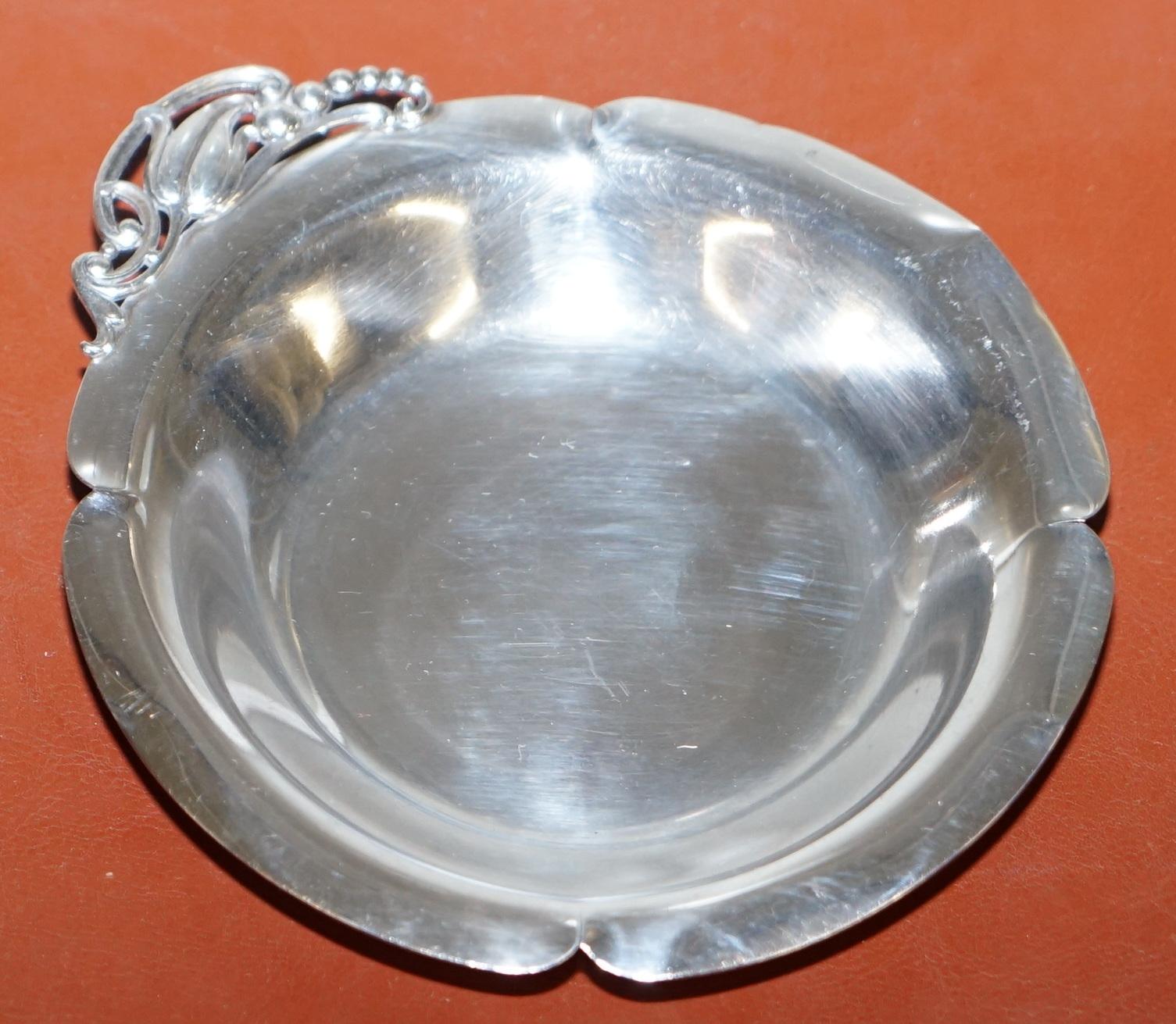 Mid-20th Century Pair of American circa 1950s Sterling Silver Webster Company Biscuit Dishes For Sale