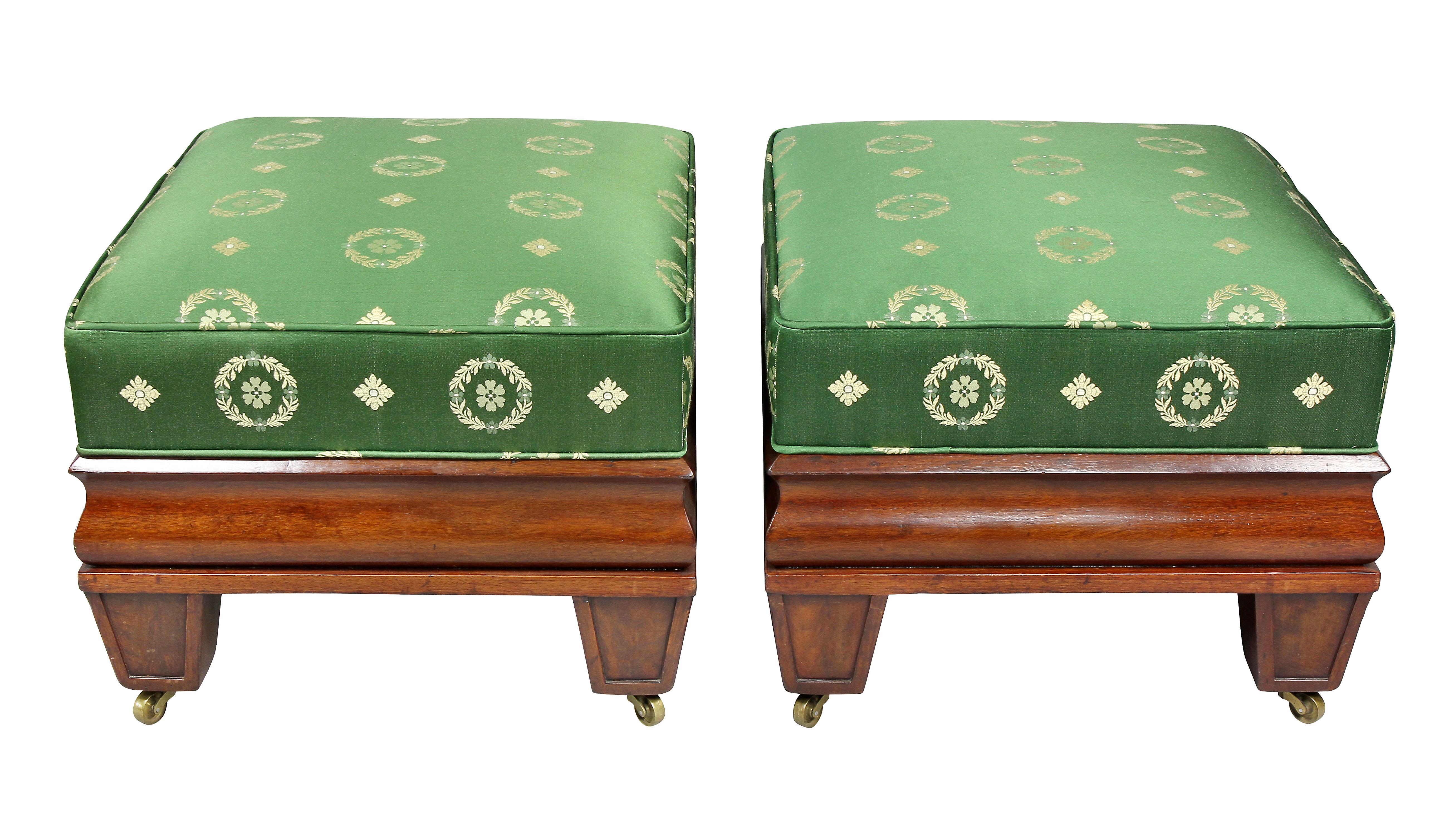 Pair of American Classical Mahogany Footstools In Good Condition In Essex, MA