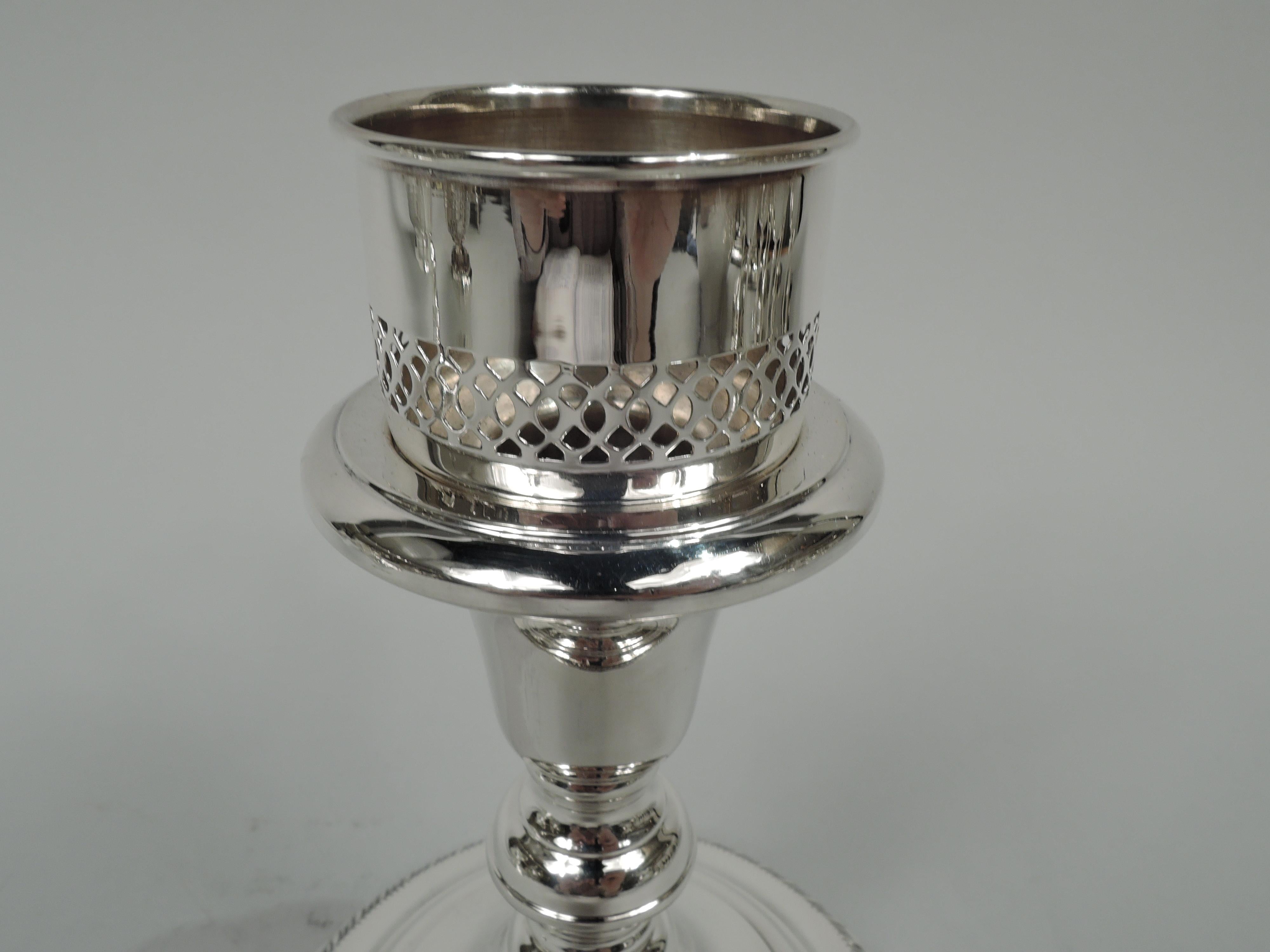 Pair of American Edwardian Classical Sterling Low Candlesticks In Good Condition In New York, NY