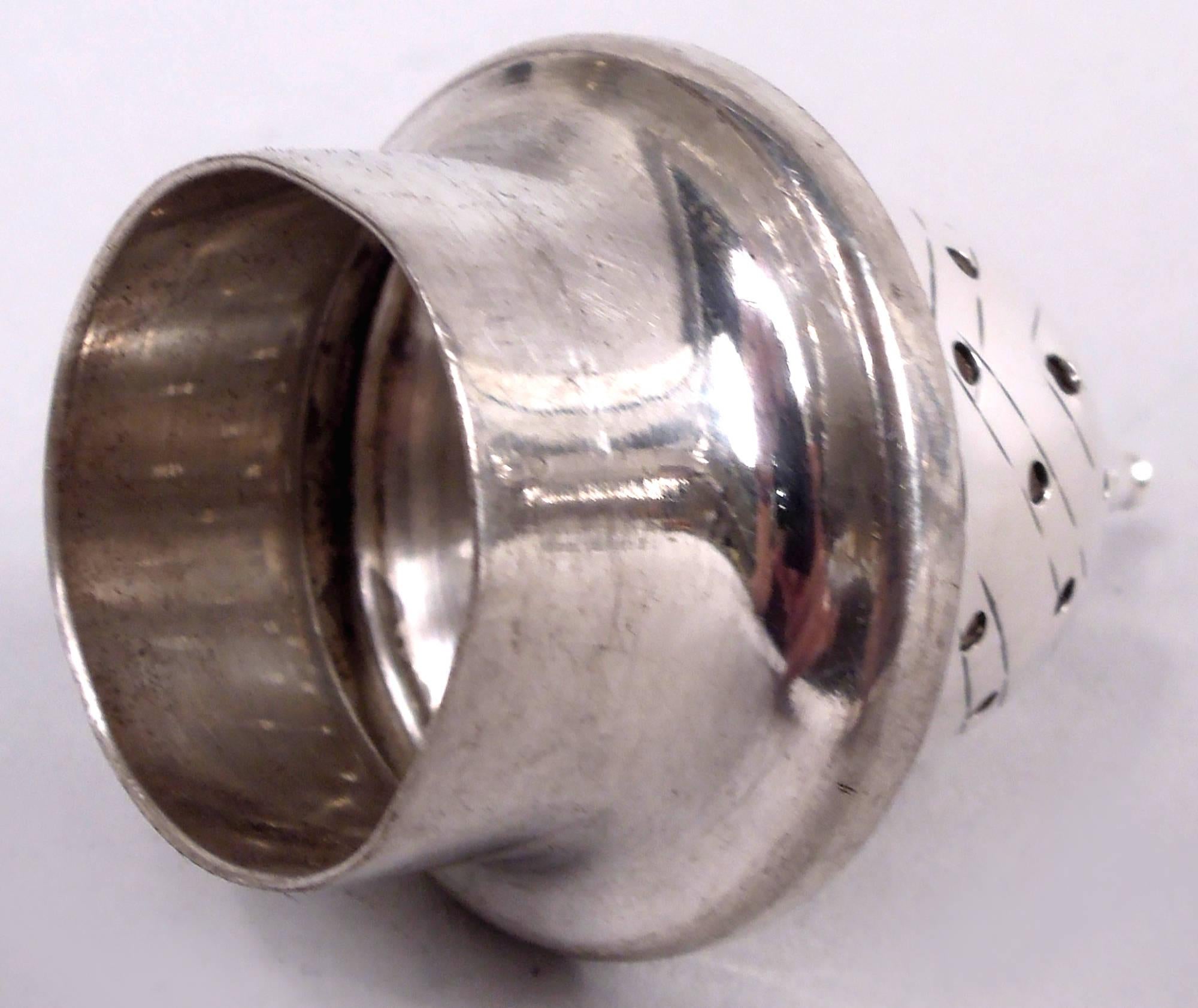 Coppia di Shakers americani edoardiani classici in argento sterling In condizioni buone in vendita a New York, NY