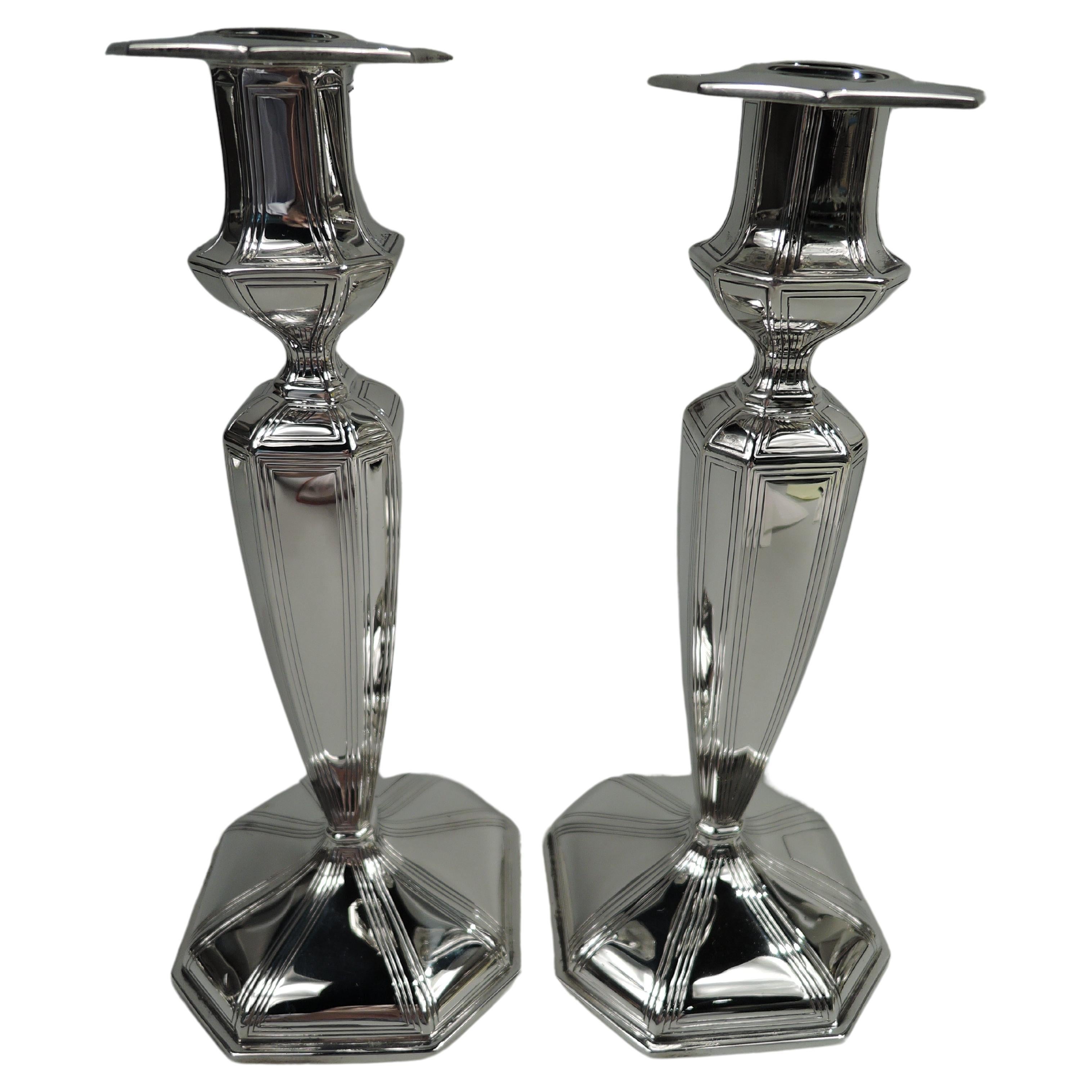 Pair of American Edwardian Georgian Sterling Silver Candlesticks, 1927 For Sale