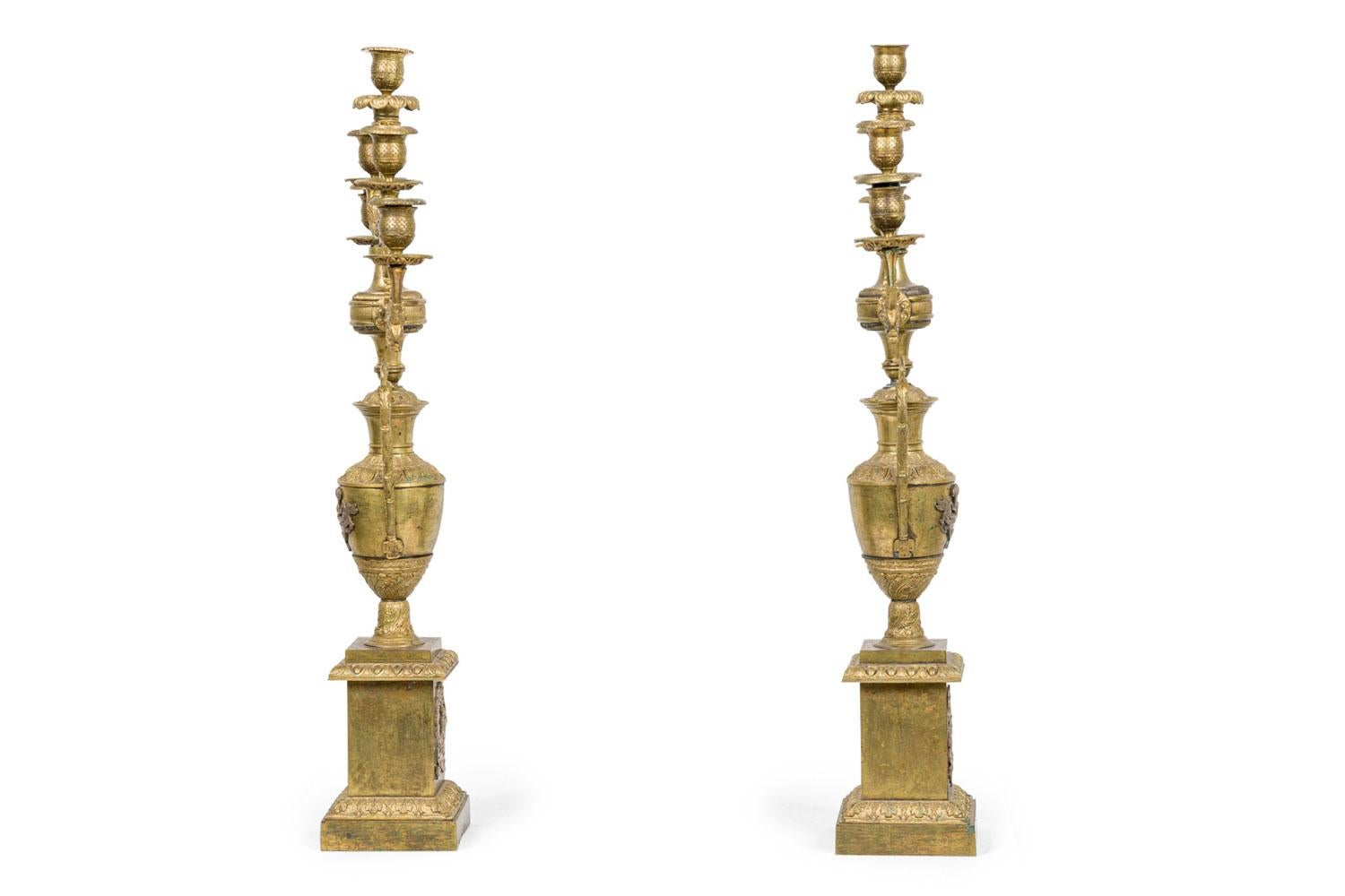 Stile impero Pair of American Empire Bronze Dore Candelabras in vendita