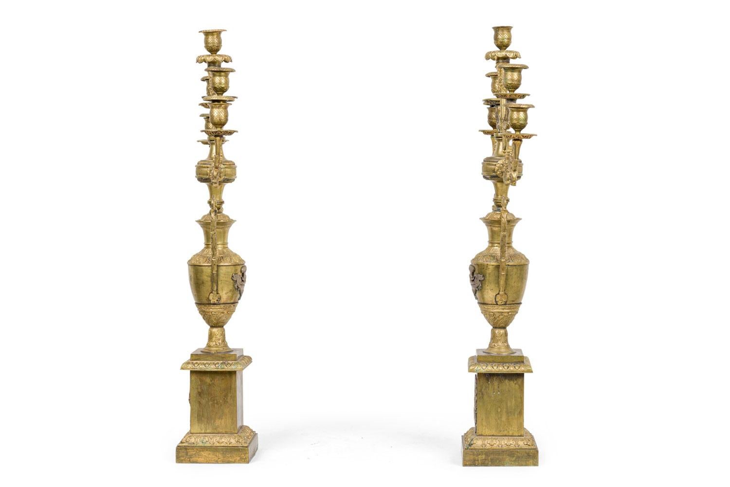 Pair of American Empire Bronze Dore Candelabras In condizioni buone in vendita a Queens, NY