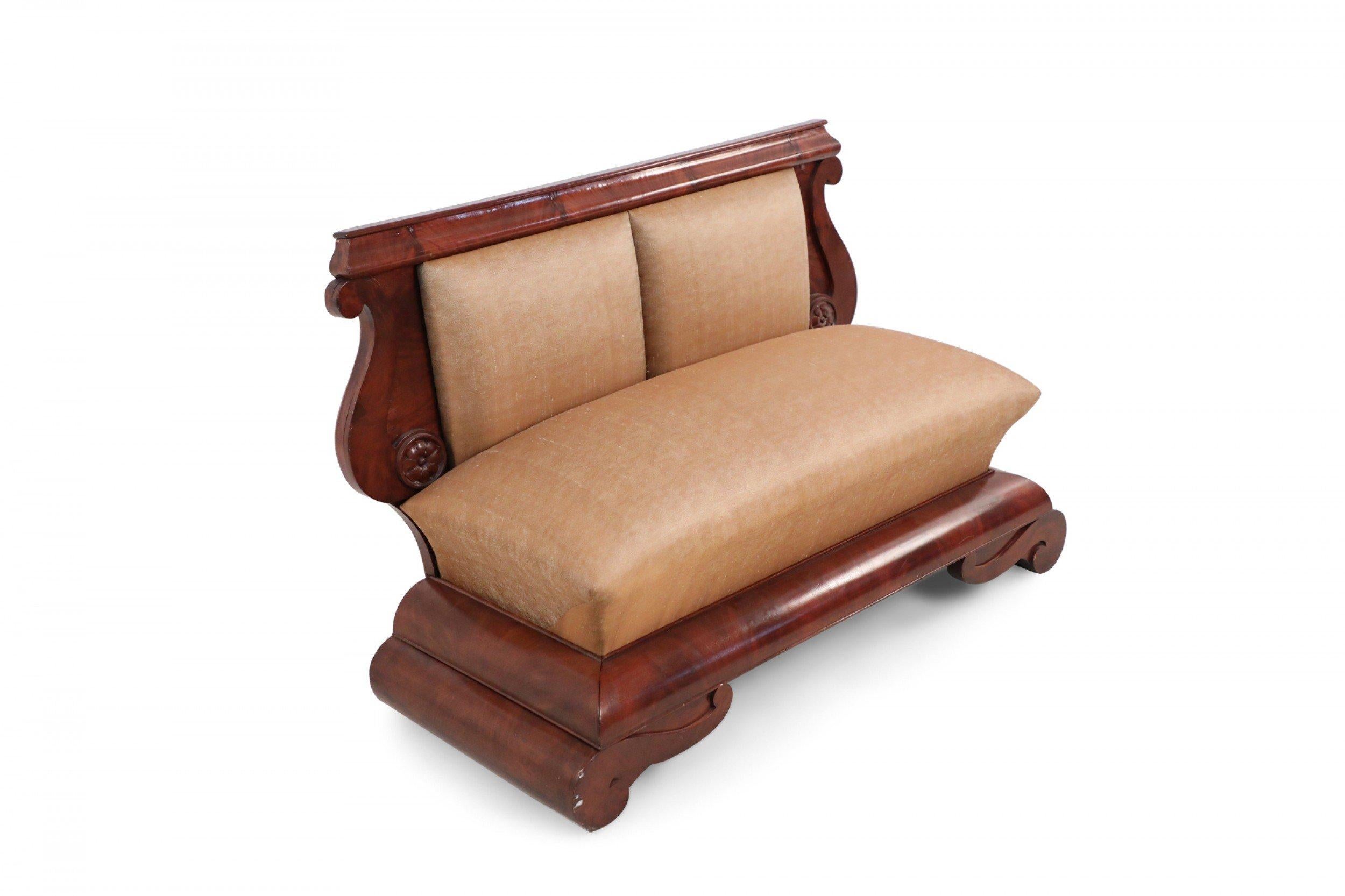 19th Century Pair of American Empire Crotch Mahogany Veneer Upholstered Window Seats For Sale
