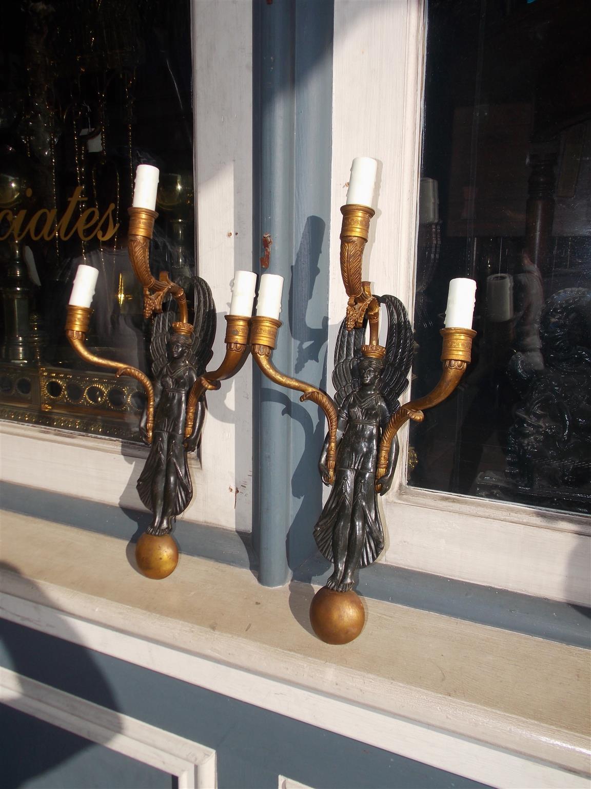 Pair of American Empire Figural Gilt Bronze Three-Light Sconces, Circa 1830 In Excellent Condition For Sale In Hollywood, SC