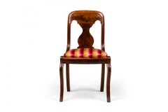 Pareja de Sillas Laterales de Comedor de Madera Tapizadas a Rayas Estilo Imperio Americano