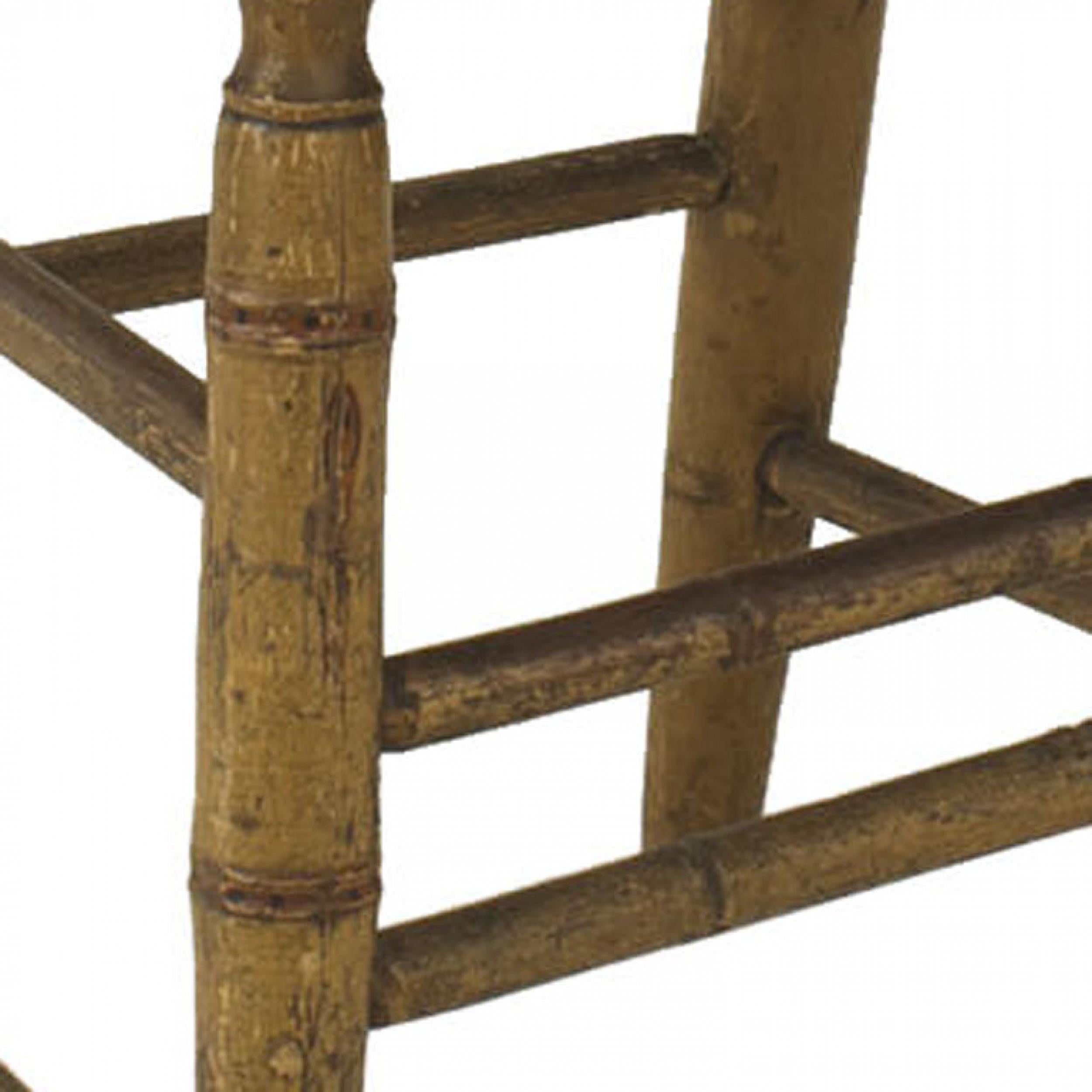 Américain Paire de chaises d'appoint peintes de style fédéral américain en vente
