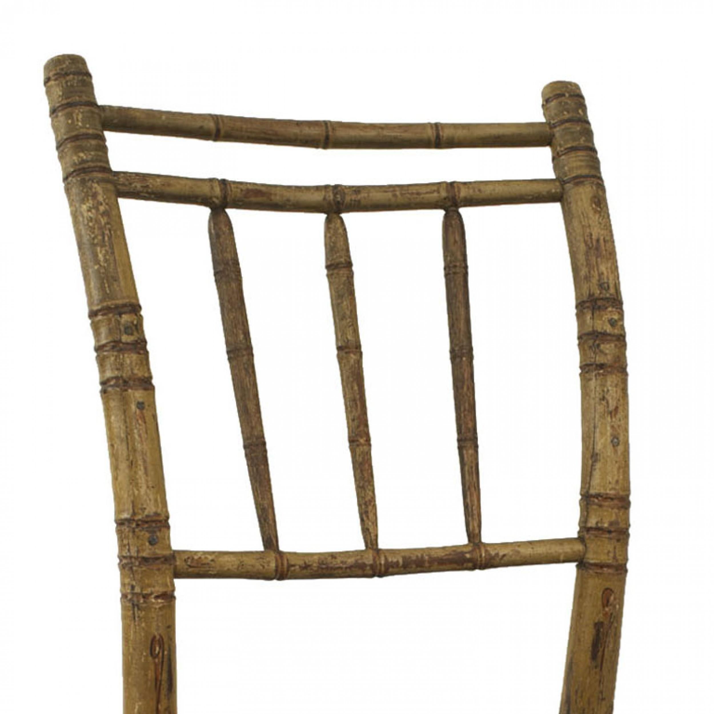 Peint à la main Paire de chaises d'appoint peintes de style fédéral américain en vente