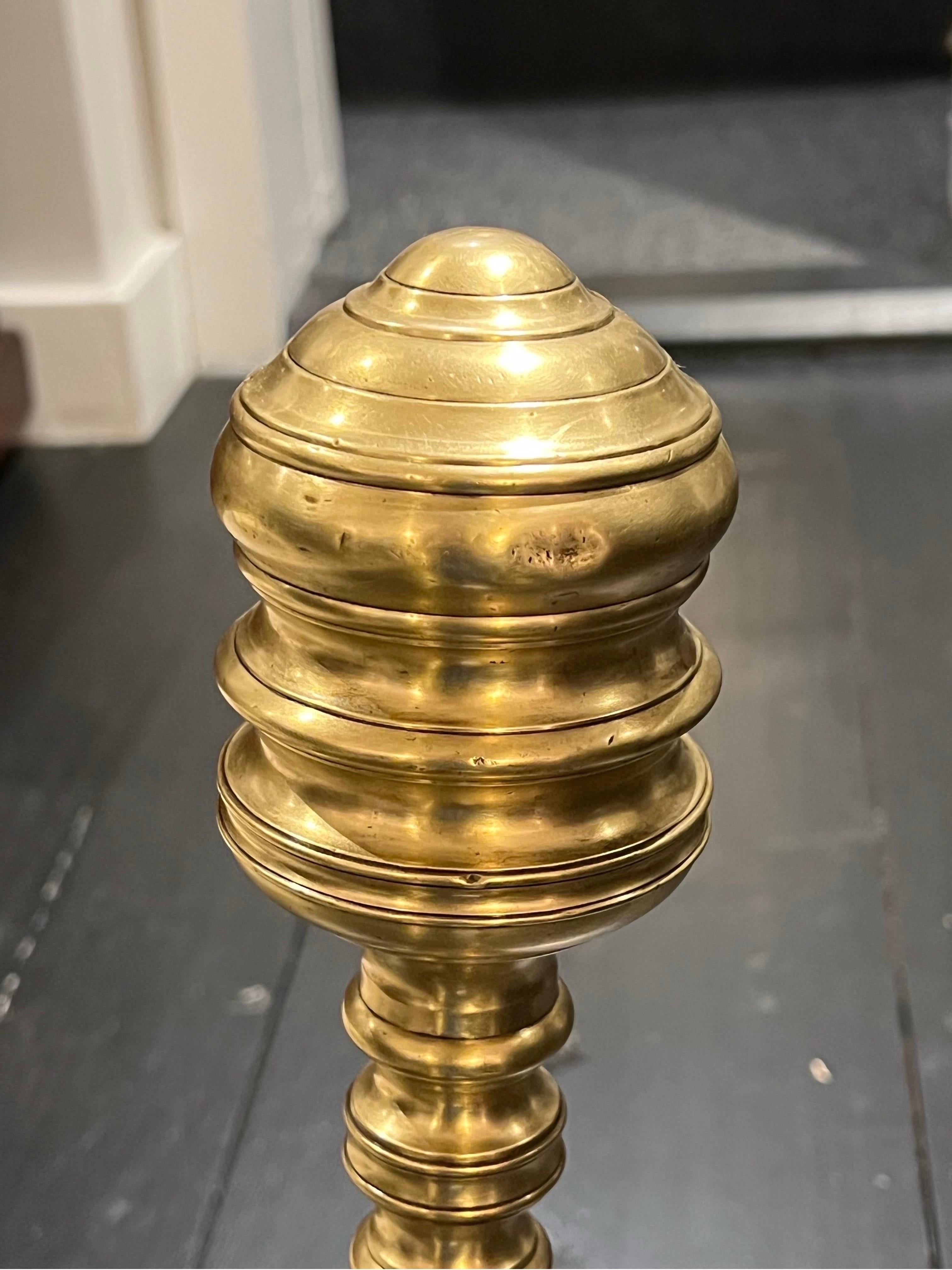 Pair of American Federal Period Finial Form Brass Andirons In Good Condition In New York, NY