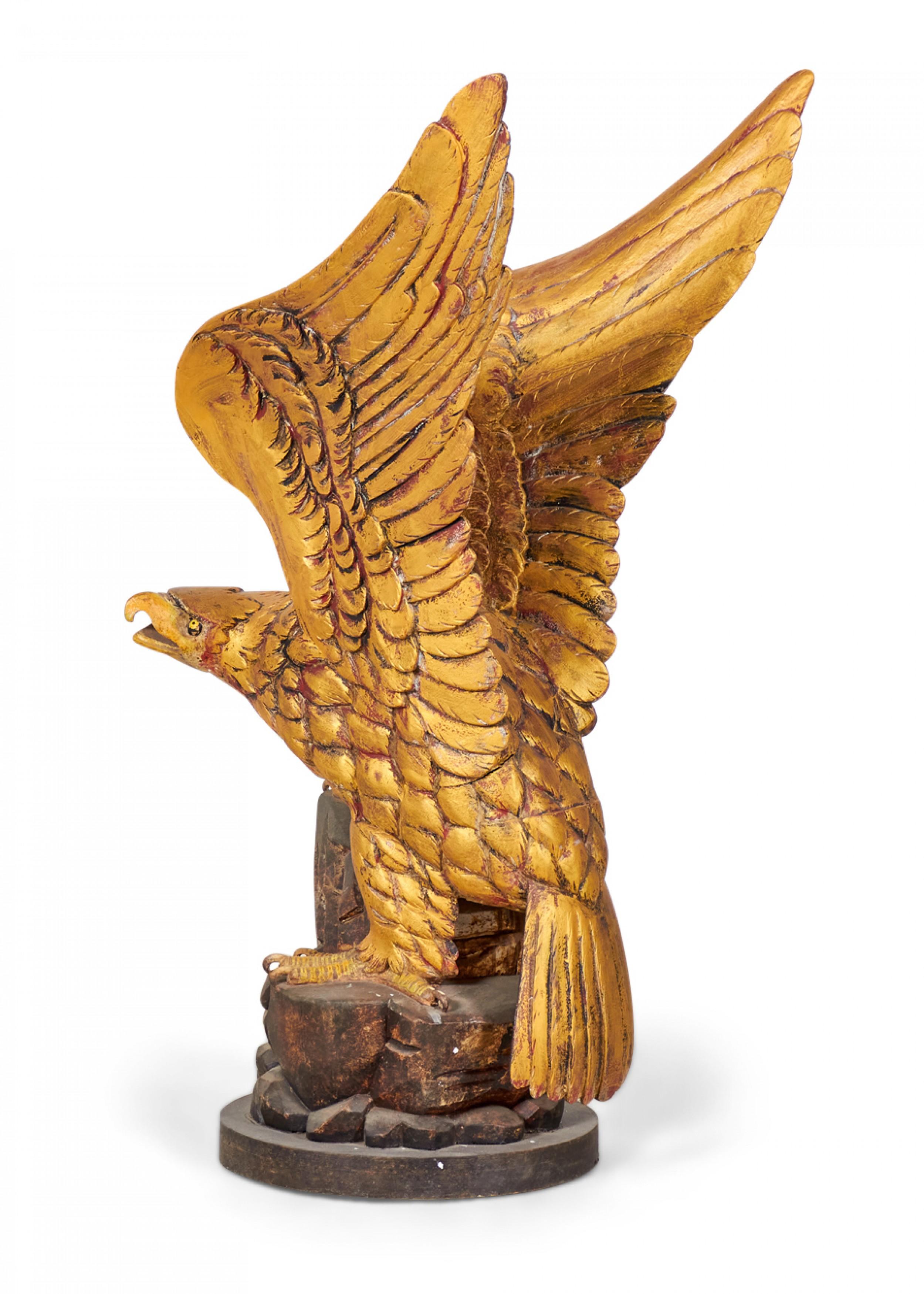 Paar geschnitzte Adler-Skulpturen aus Giltwood im amerikanischen Bundesstil im Angebot 3