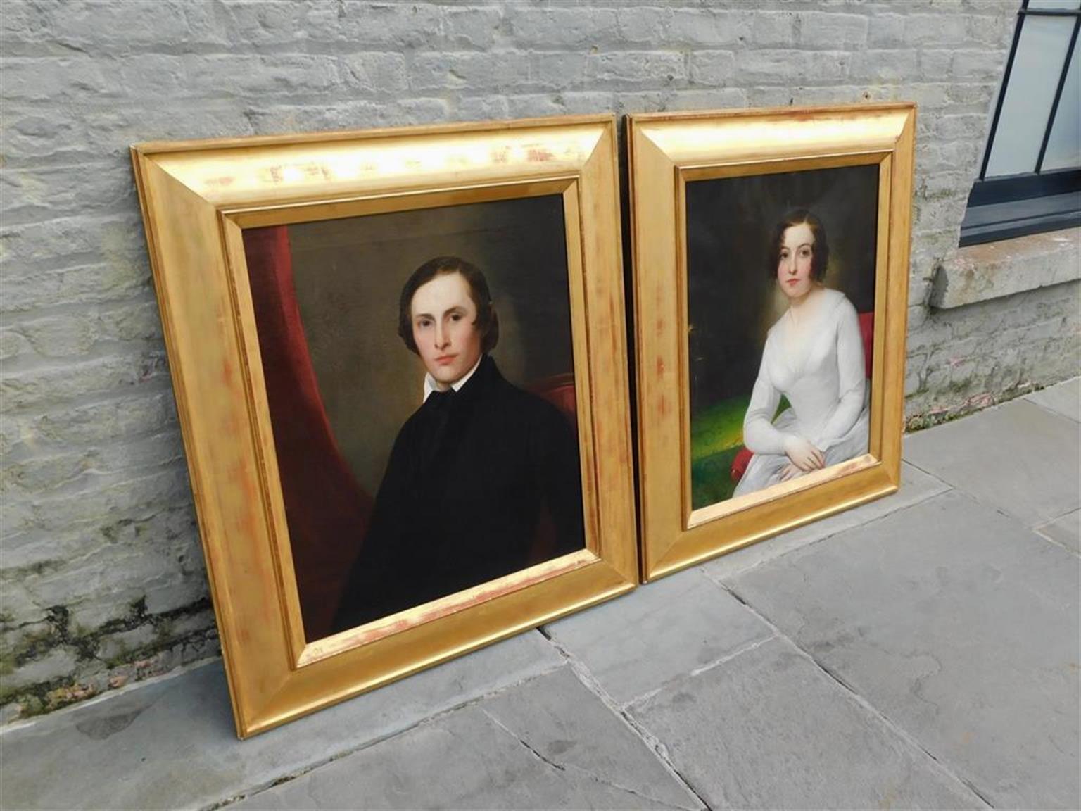 Coppia di ritratti figurativi americani a olio su tela in cornici originali in legno dorato e bordo modanato in gesso, New York, XIX secolo
John Clark Hollister, NY 1818-1905
Martha Lyman Hollister, NY 1821-1869
Dipinto da Jared Bradley Flagg di New