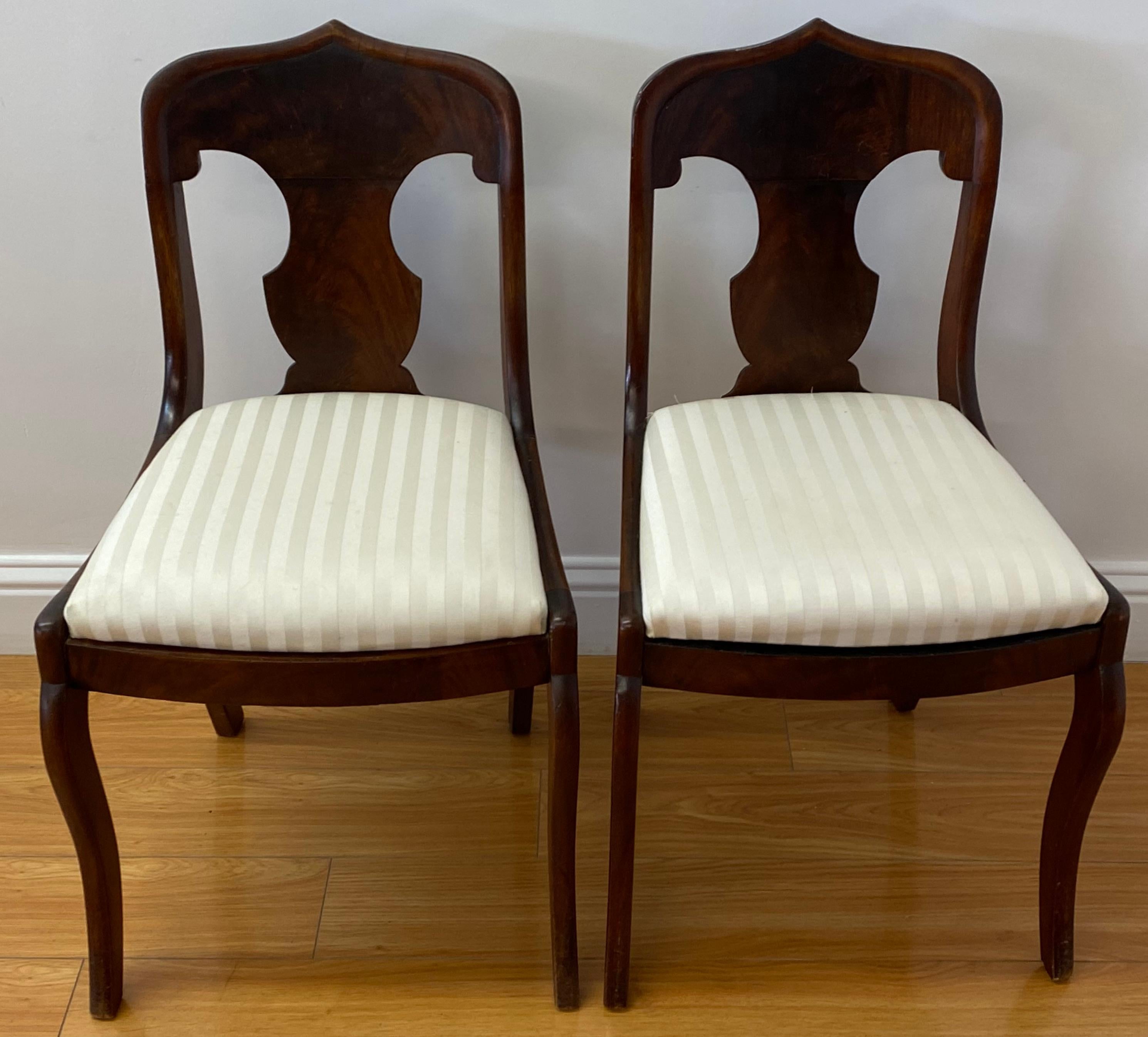 Pair of American Flame Mahogany Empire Style Side Chairs In Good Condition In San Francisco, CA