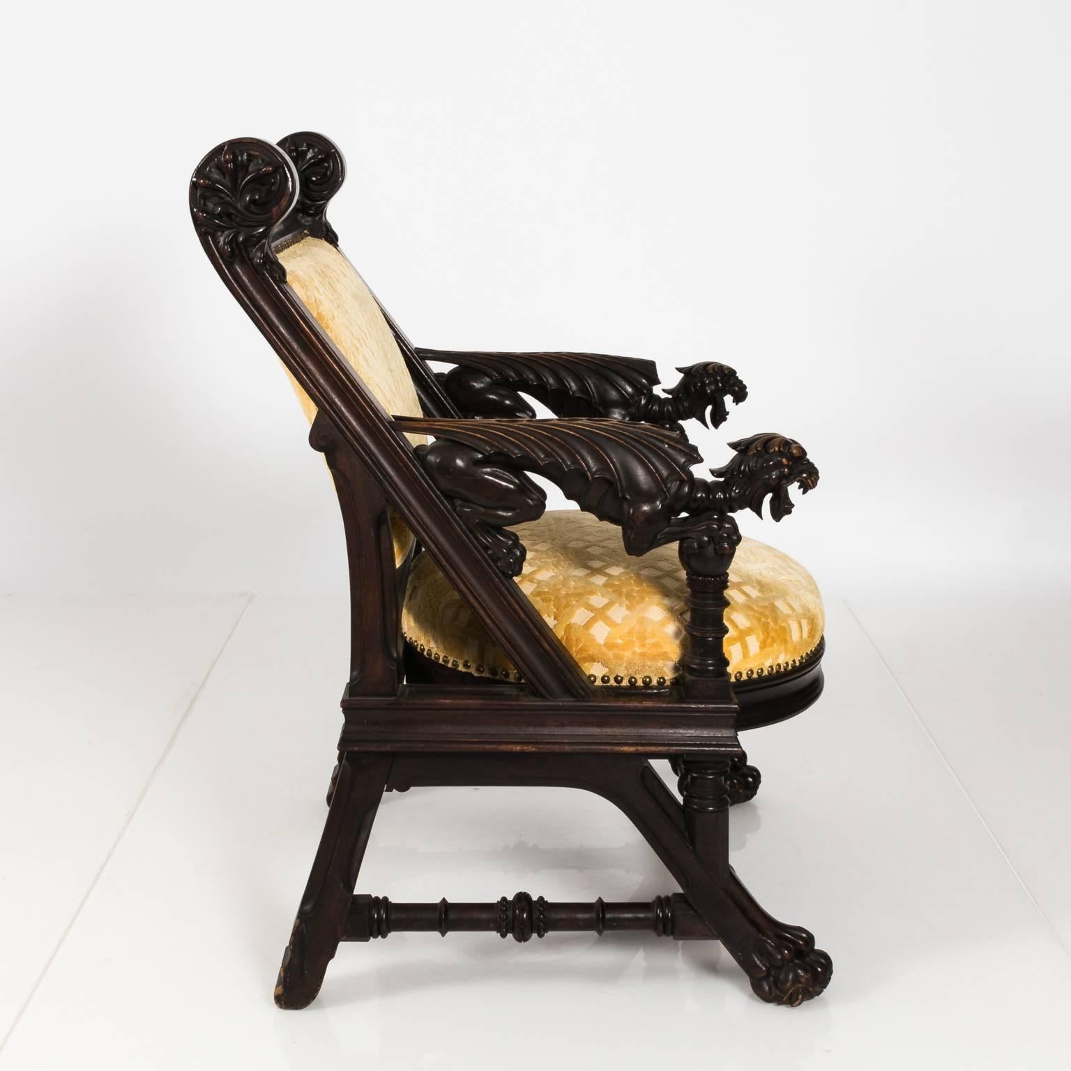 Paire de fauteuils néo-gothiques américains par Daniel Pabst, datant d'environ 1878 Bon état - En vente à Stamford, CT