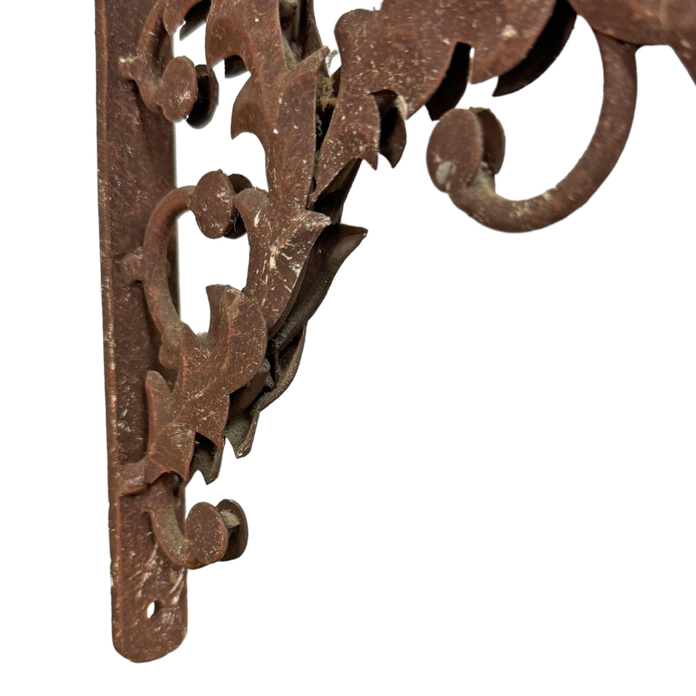 Pair of American Iron Cow Brackets 3