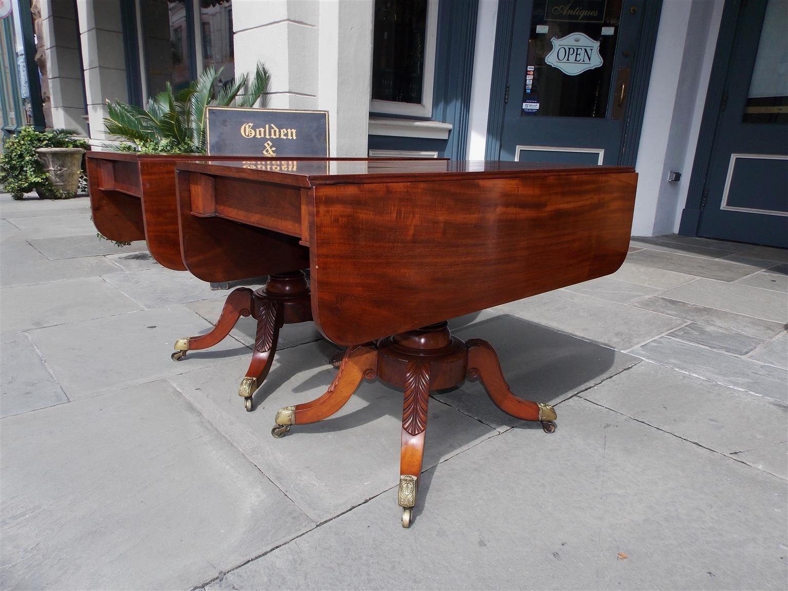 Pair of American Mahogany Pedestal Card Tables. Philadelphia, Circa 1820 In Excellent Condition For Sale In Hollywood, SC