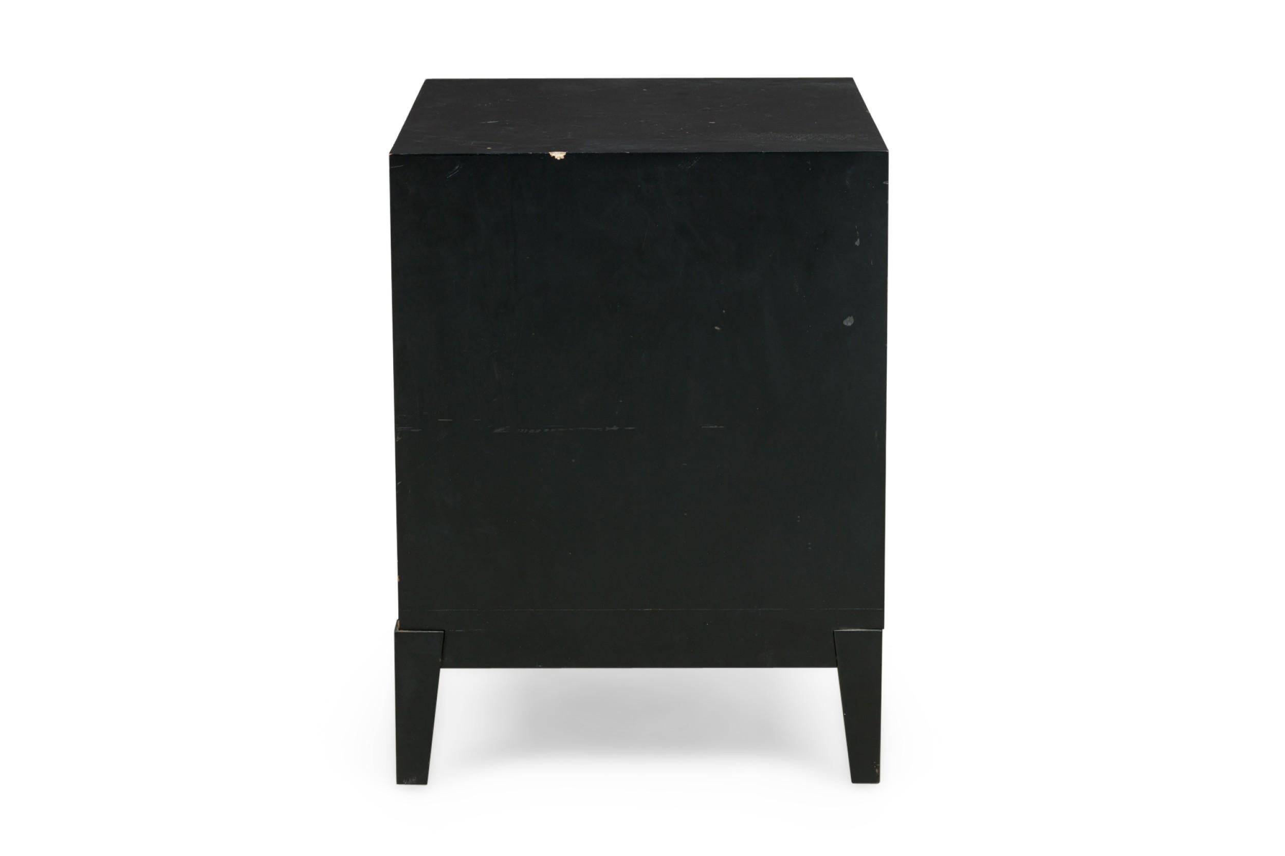 North American Pair of American Mid-Century Black Matte and Lacquer Bedside Tables For Sale