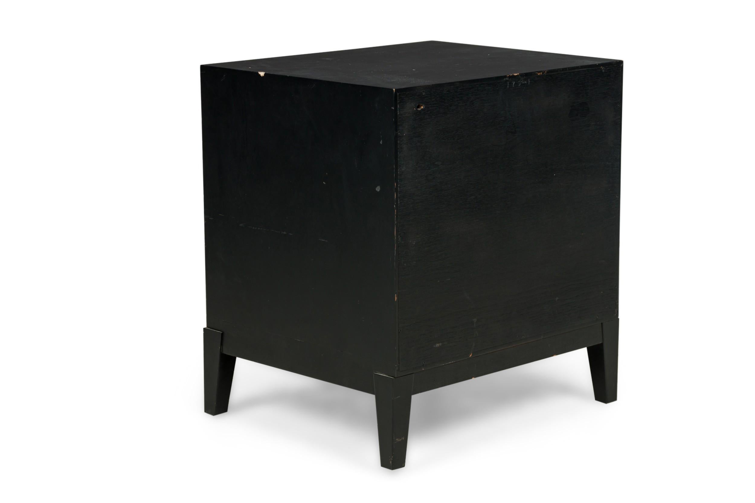Pair of American Mid-Century Black Matte and Lacquer Bedside Tables In Good Condition For Sale In New York, NY