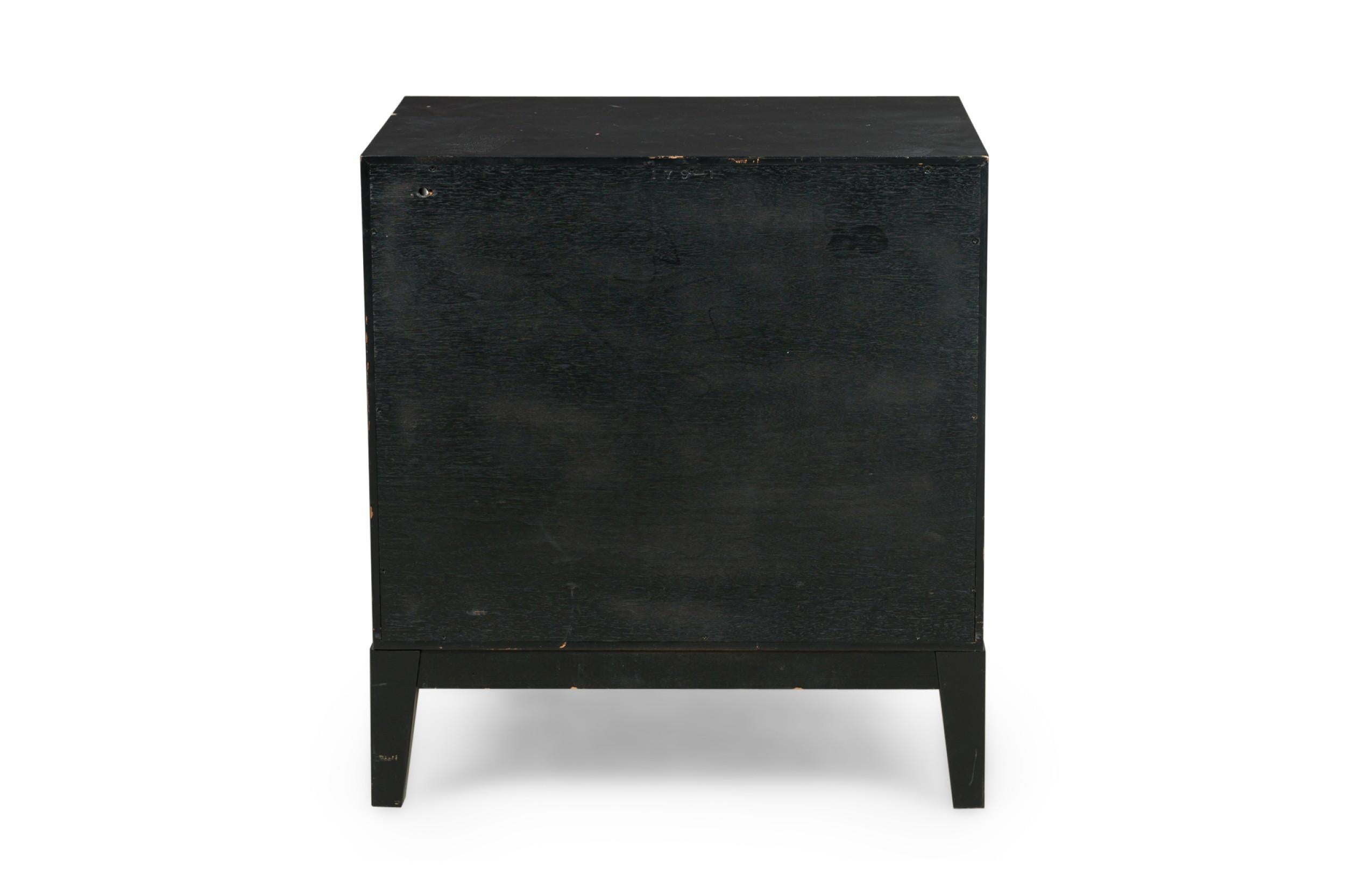 20th Century Pair of American Mid-Century Black Matte and Lacquer Bedside Tables For Sale