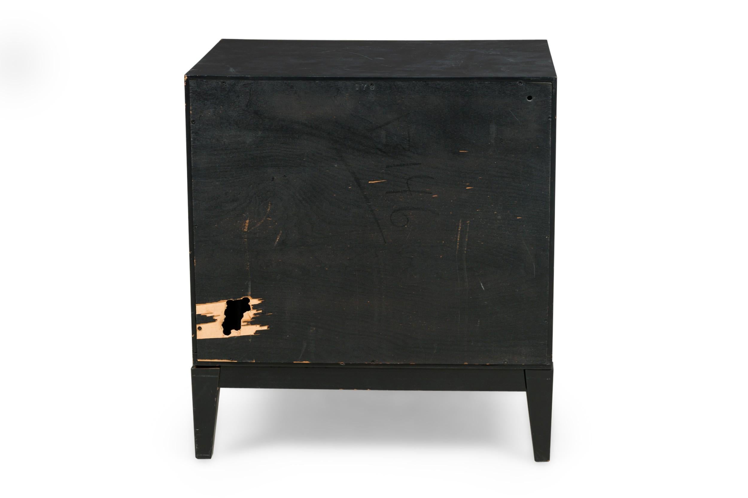 Giltwood Pair of American Mid-Century Black Matte and Lacquer Bedside Tables For Sale