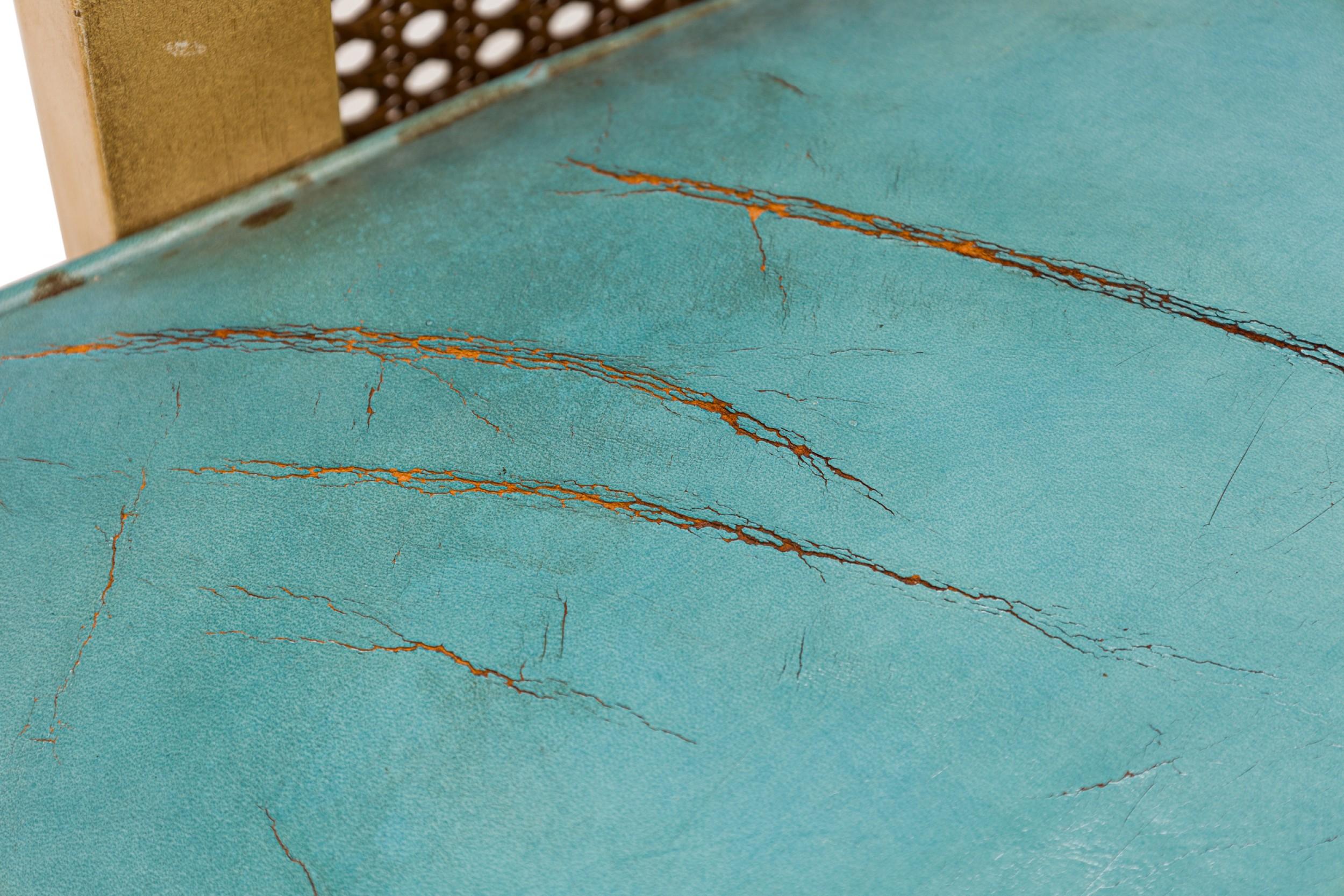 Paar amerikanische Loungesessel aus blondem Holz, Schilfrohr und blauem Leder aus der Mitte des Jahrhunderts im Angebot 5