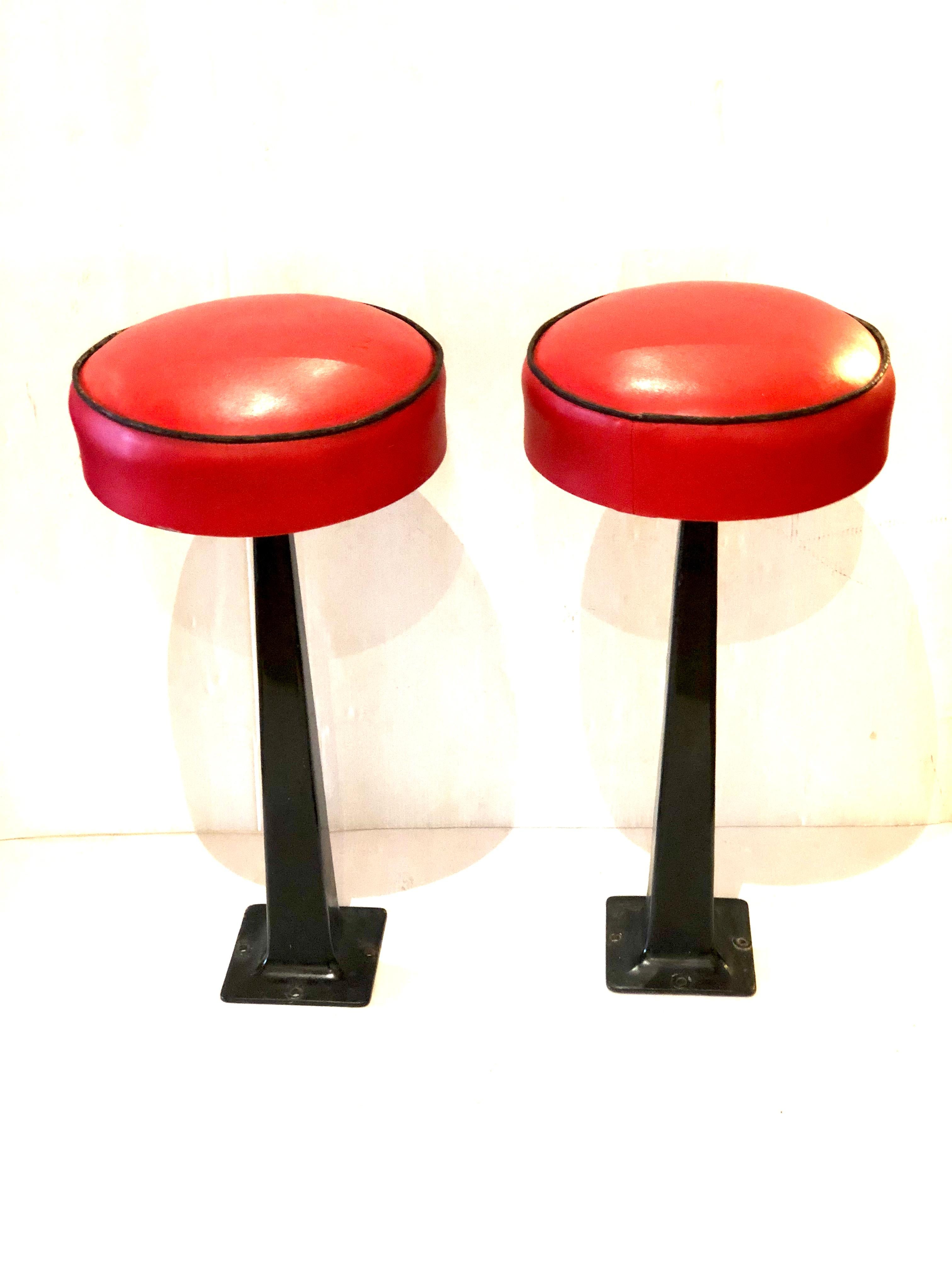 Pair of American Mid-Century Modern, 1950s Swivel Stools In Good Condition For Sale In San Diego, CA