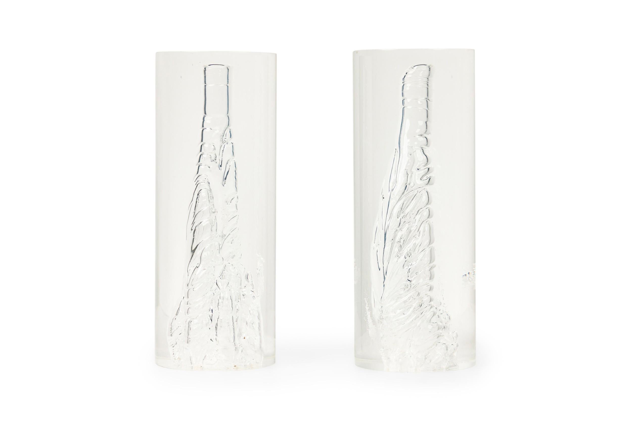 Americano Pair of American Mid-Century Modern Acrylic Lucite Cylindrical Sculptures in vendita