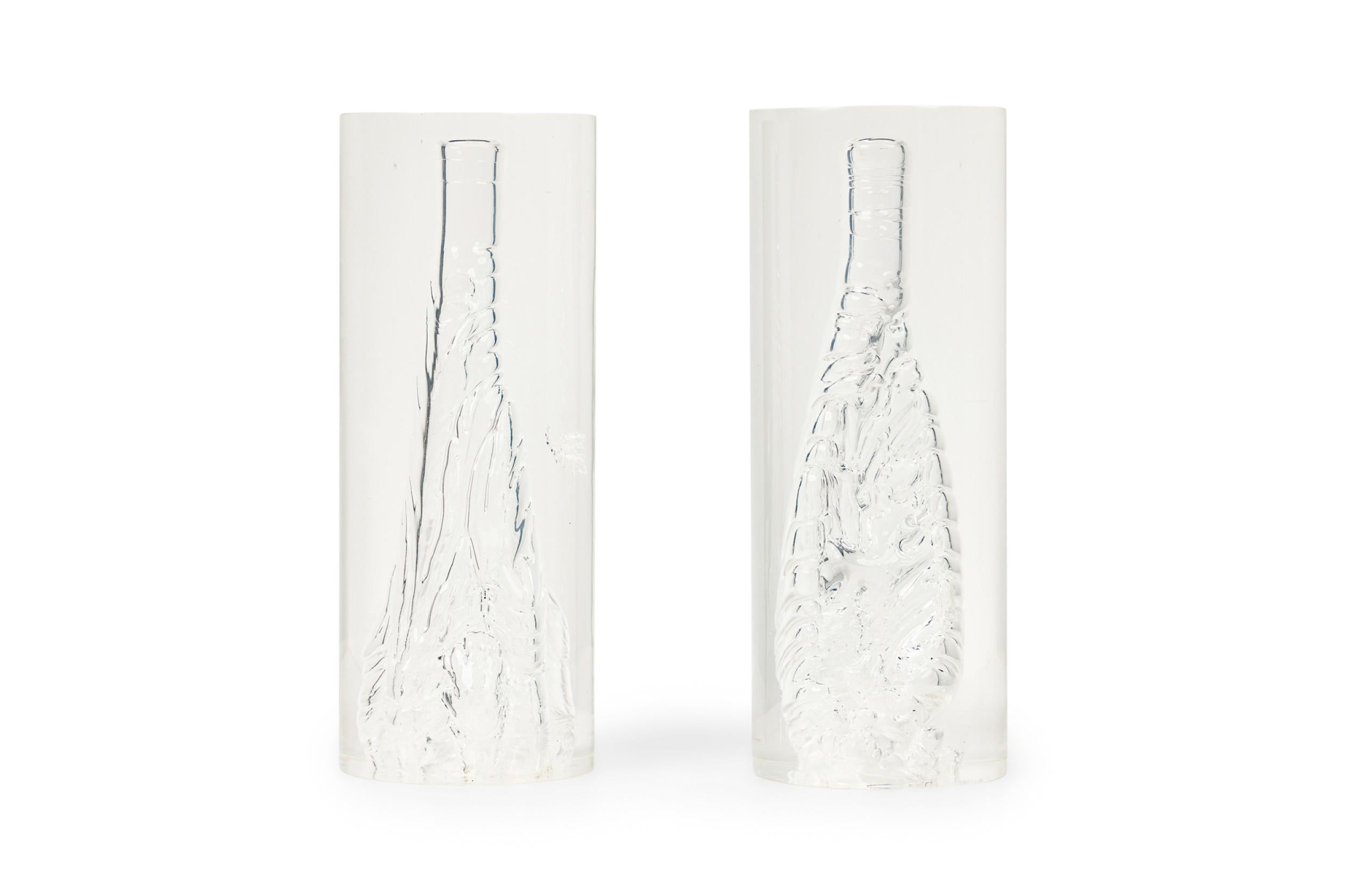 Pair of American Mid-Century Modern Acrylic Lucite Cylindrical Sculptures In condizioni buone in vendita a Queens, NY