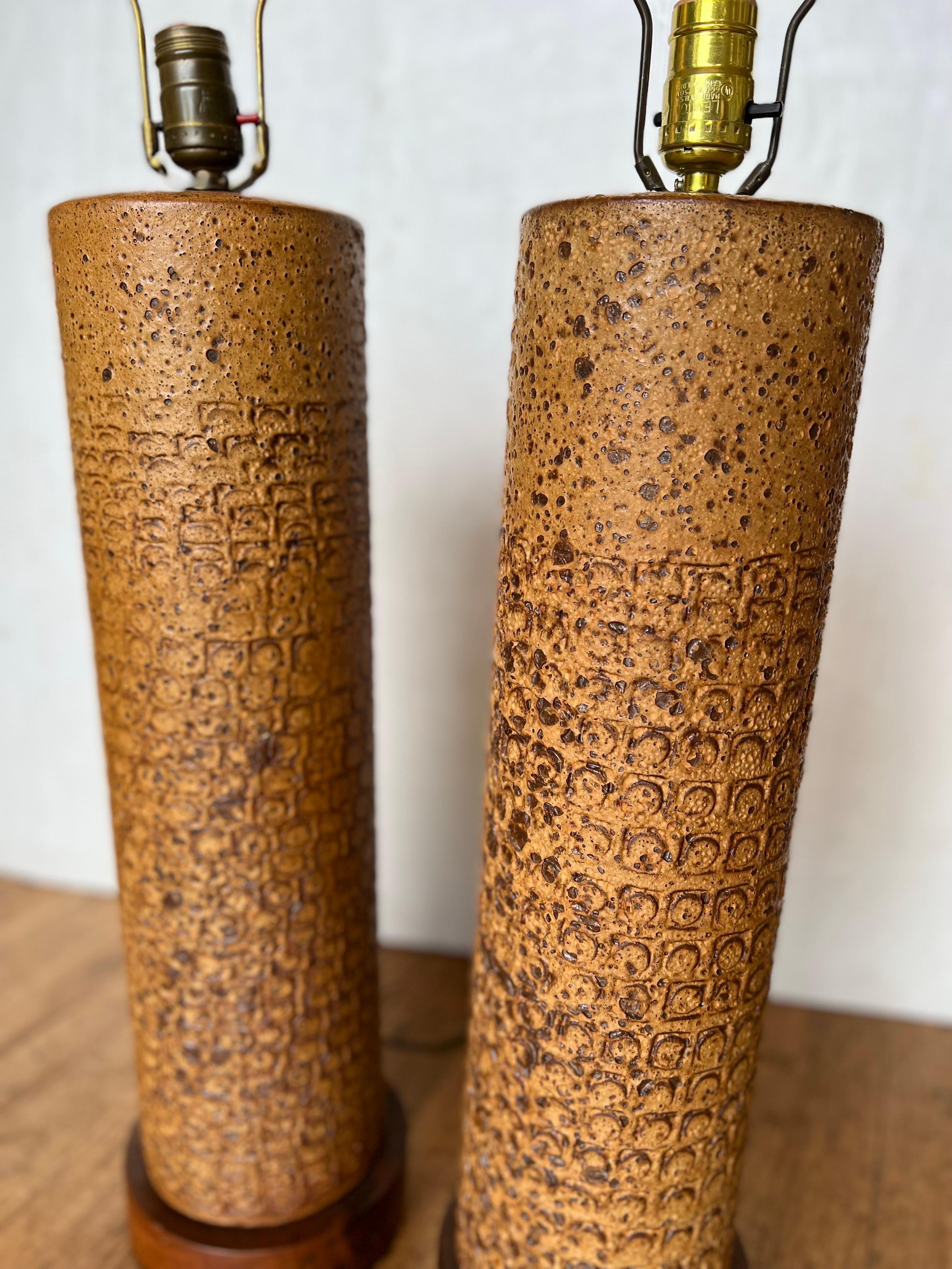 Pottery Pair of American Mid-Century Modern Ceramic Column Table Lamps Walnut Bases