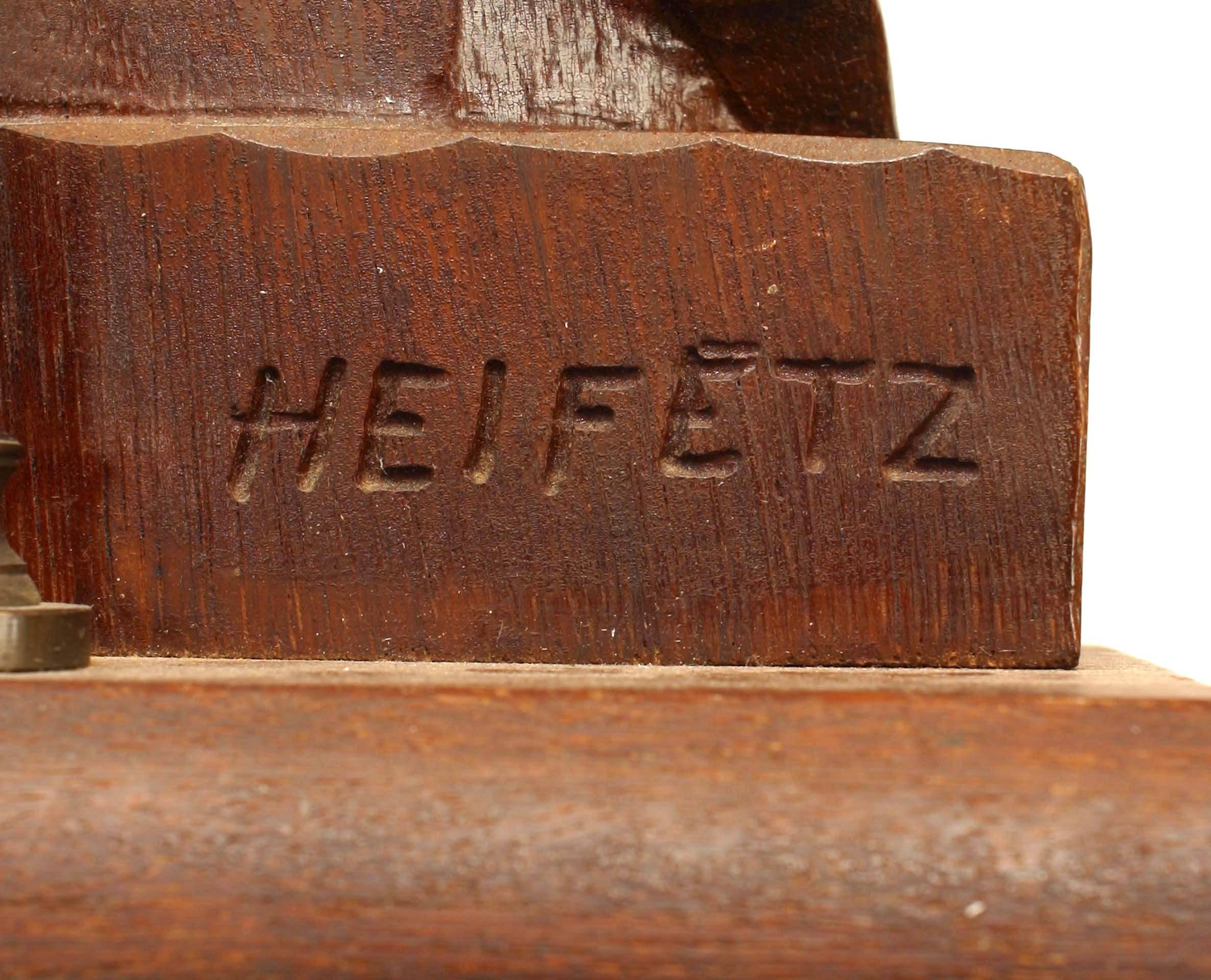 Paar amerikanische figurale Heifetz-Mahagoni-Tischlampen aus der Mitte des Jahrhunderts im Angebot 2