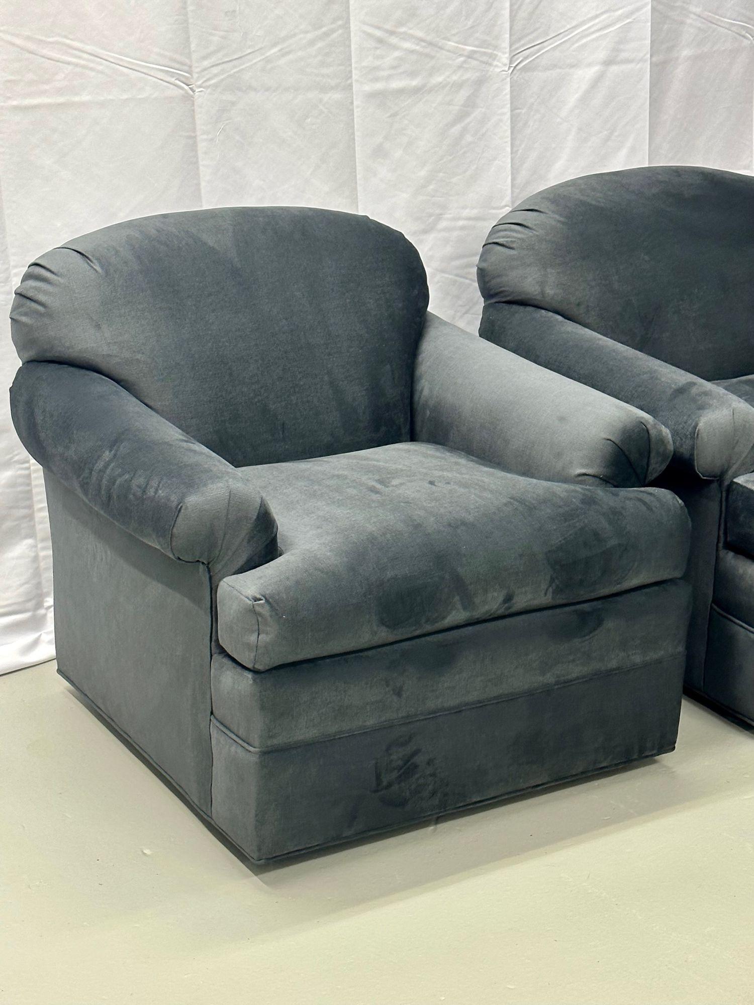 Mid-Century Modern Paire de fauteuils pivotants/de salon modernes américains gris, bras en volutes en vente