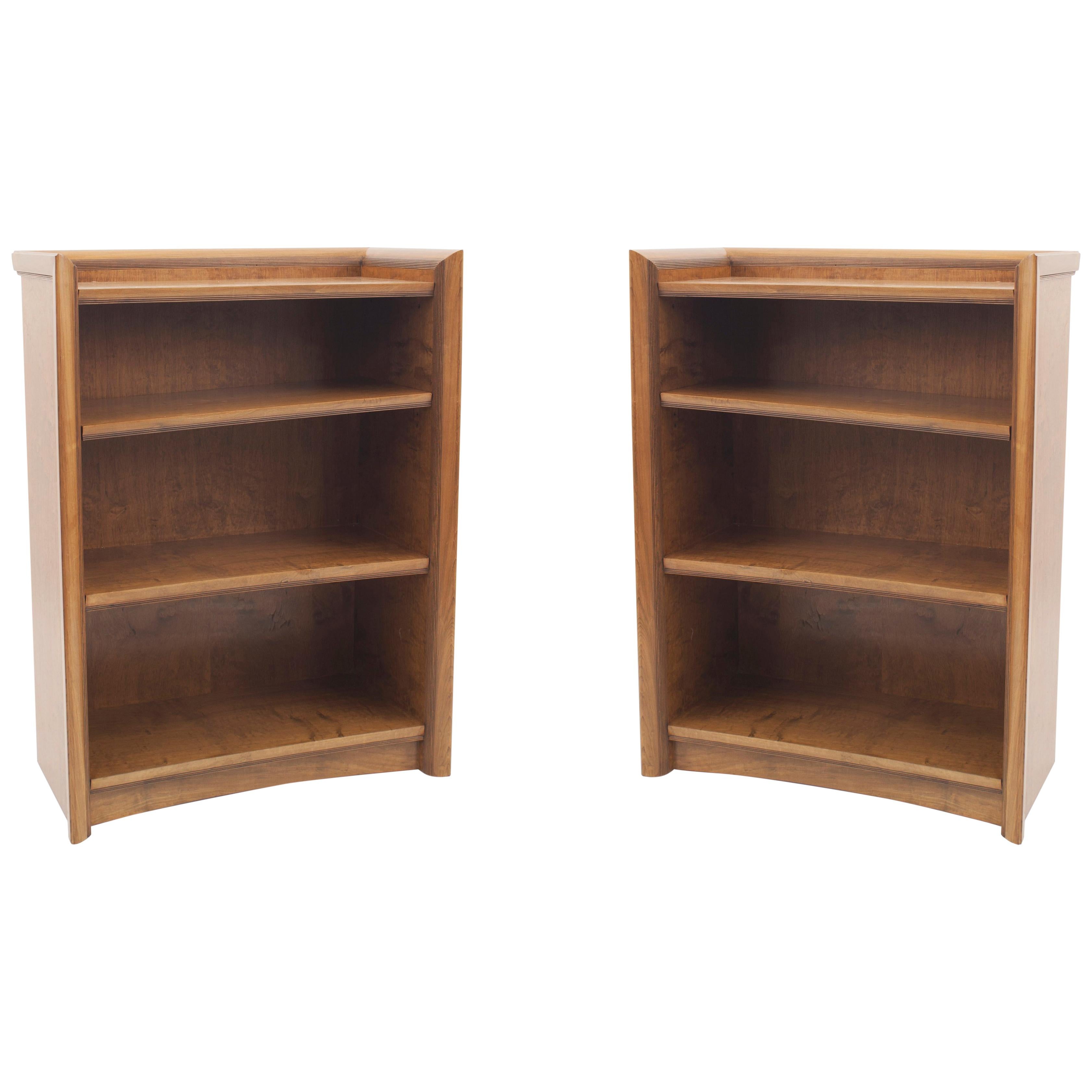Pair of American Mid-Century Maple Bookcases For Sale