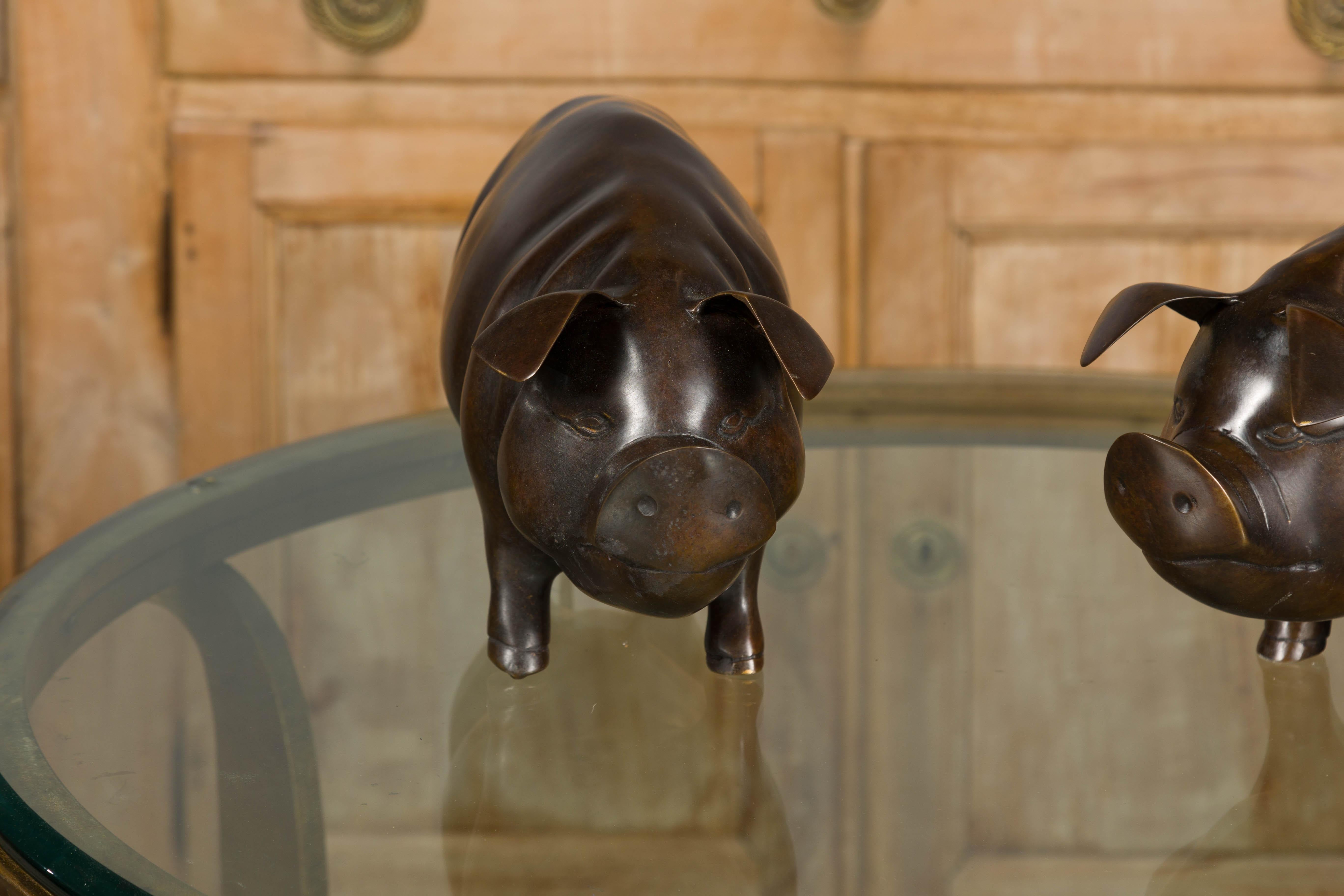 Pair of American Midcentury Bronze Pig Sculptures in Dark Patina For Sale 1