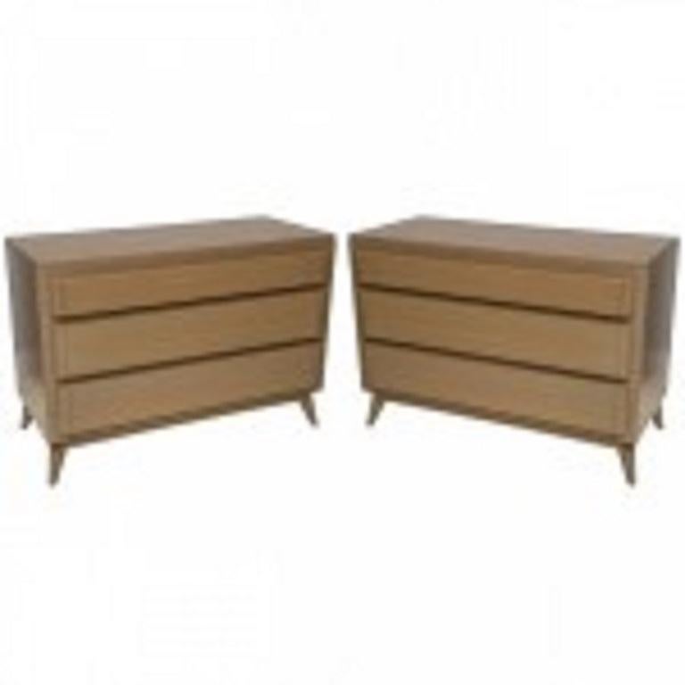 Mid-Century Modern Paire de commodes américaines modernes en chêne cérusé en vente