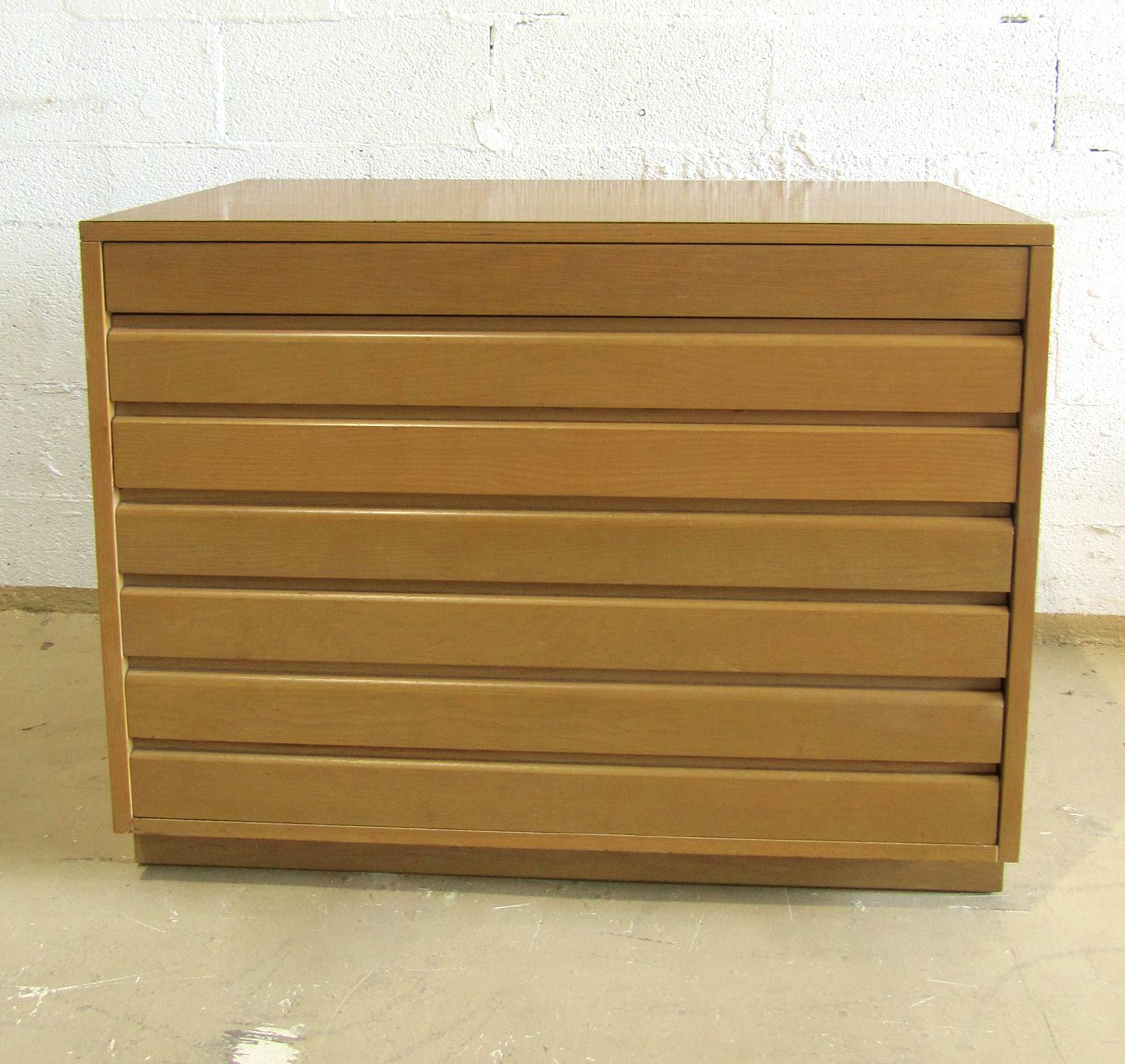 sligh furniture chest of drawers