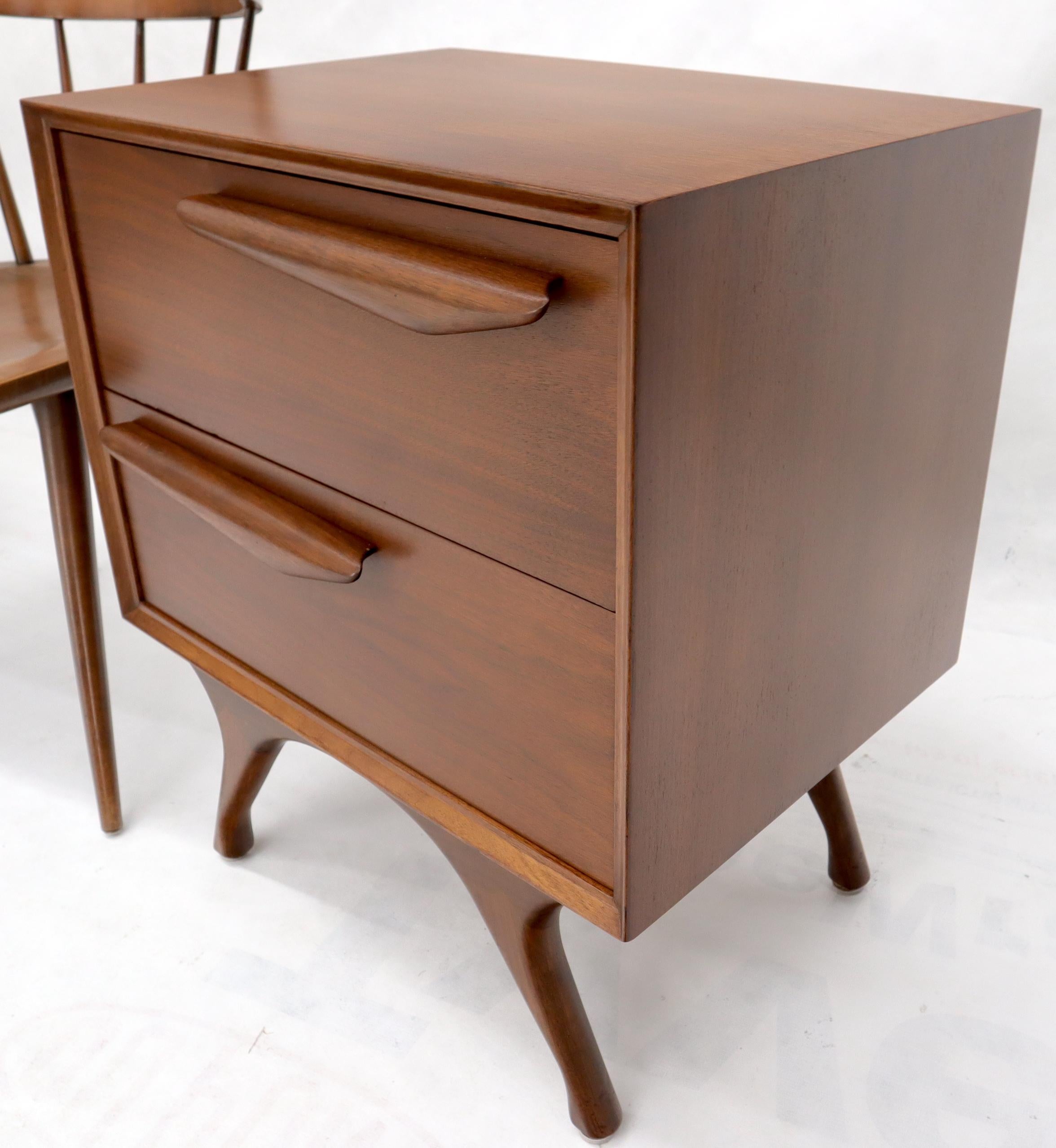 Pair of American Modern Walnut Sculptured Legs Pulls Two Drawers Nightstands For Sale 1