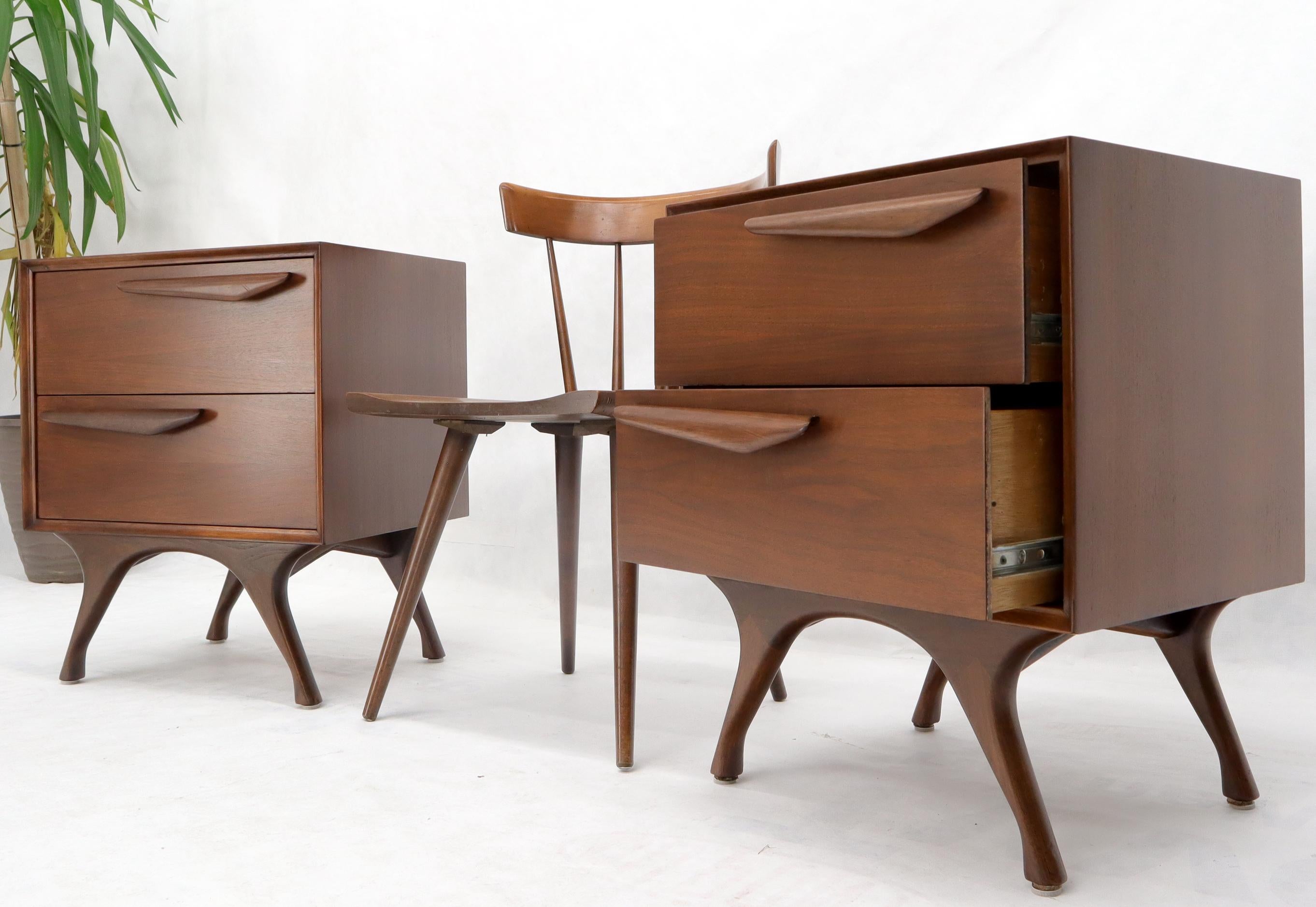 Pair of American Modern Walnut Sculptured Legs Pulls Two Drawers Nightstands For Sale 3