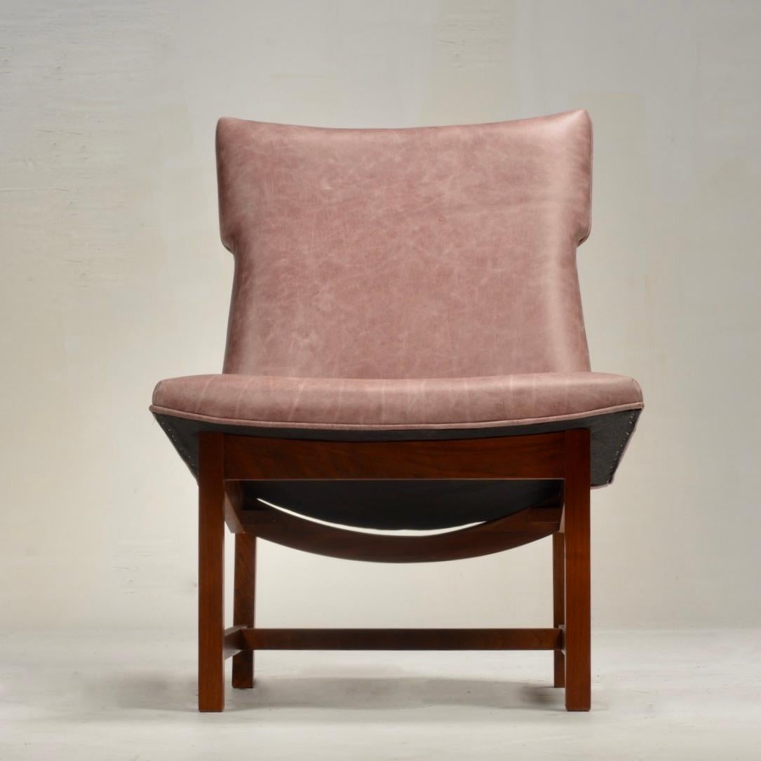 Pair of American Modernist Leather Lounge Chairs For Sale 6