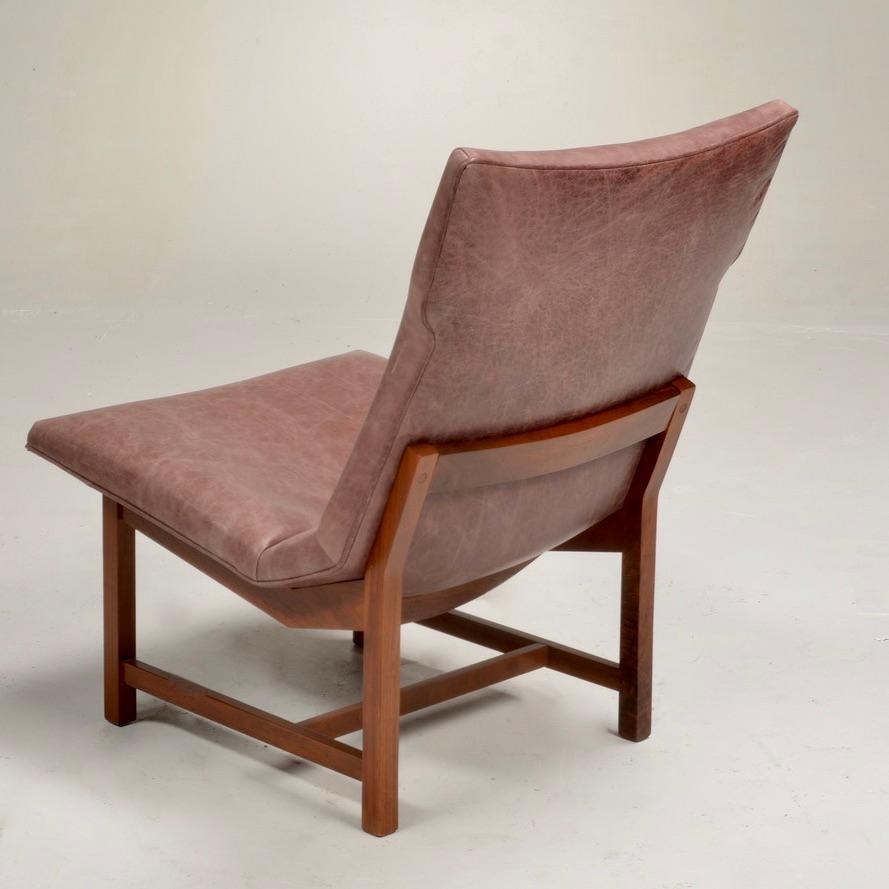 Pair of American Modernist Leather Lounge Chairs For Sale 3