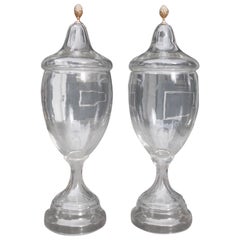 Pareja de Urnas de Boticario Sopladas a Mano Monumentales Americanas con Montura Dorada, Circa 1850