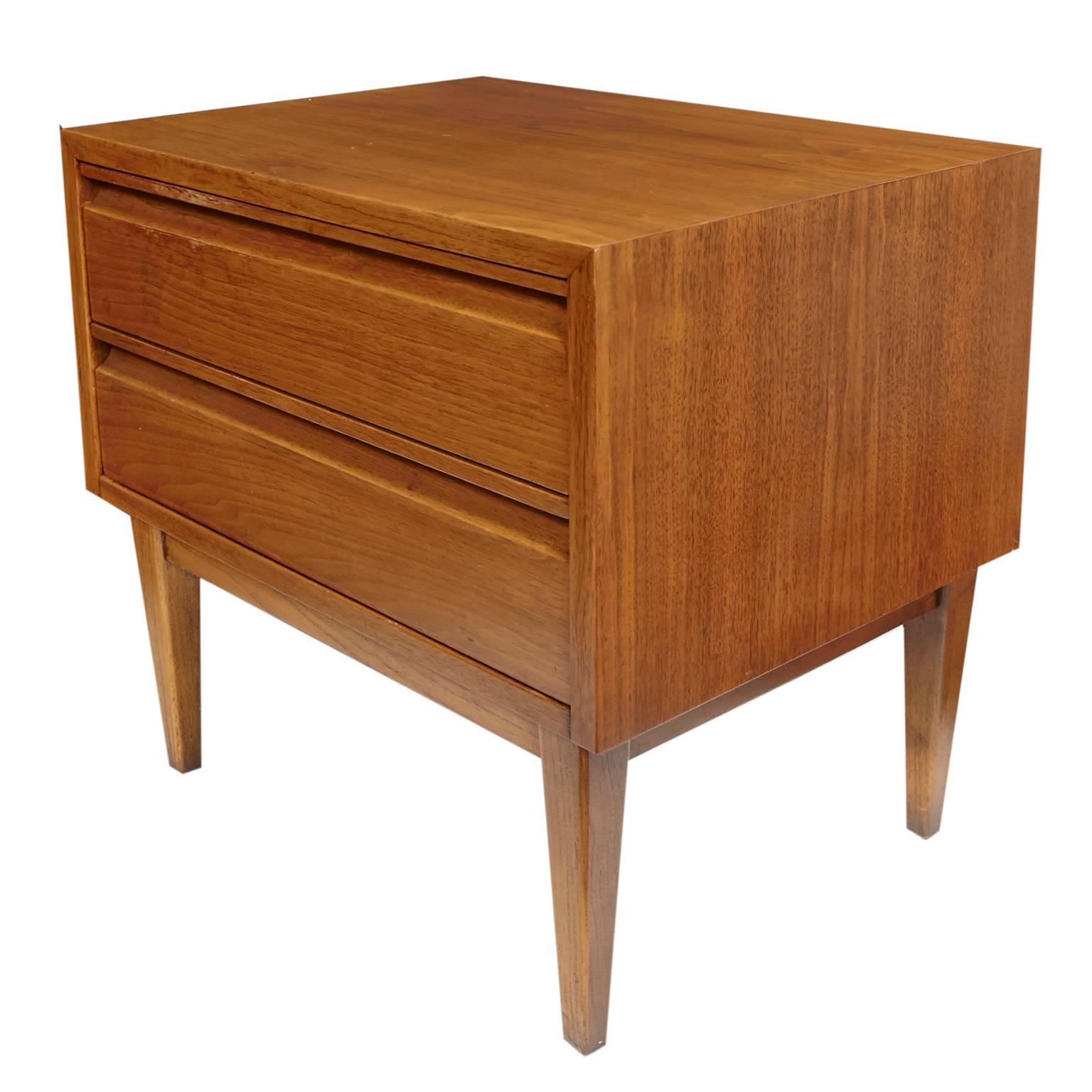 Other Pair of American of Martinsville Mid-Century Modern Night Stands or End Tables